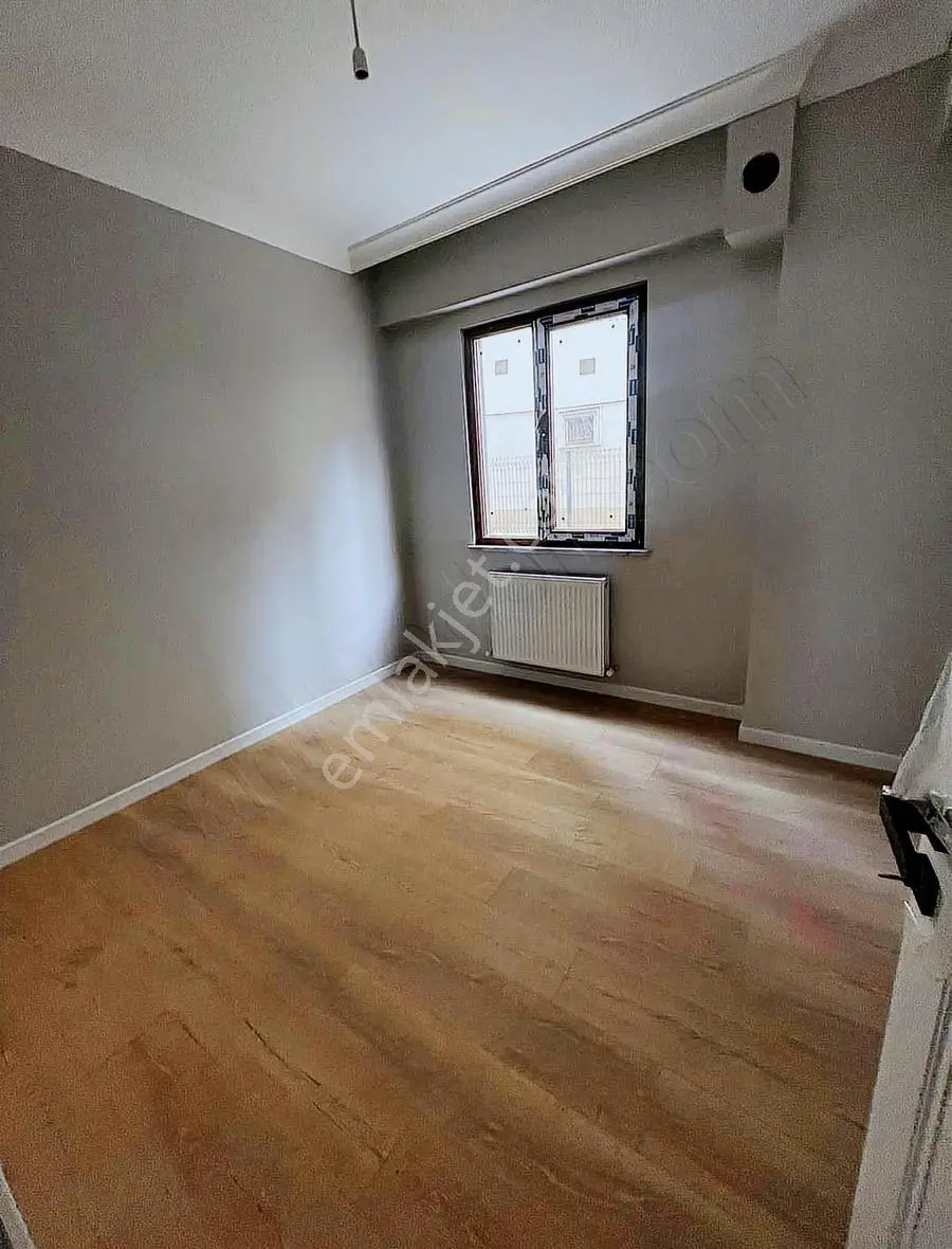 Arapçeşme Namık Kemal Cad.üzerinde 2+1 Satılık Daire.