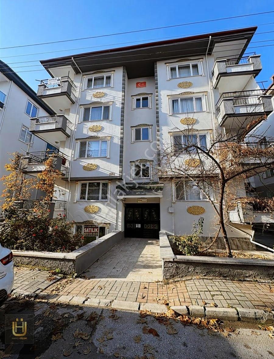 Afyon Üçok Emlaktan İstiklal Mah Satılık 3+1 Bakımlı Daire