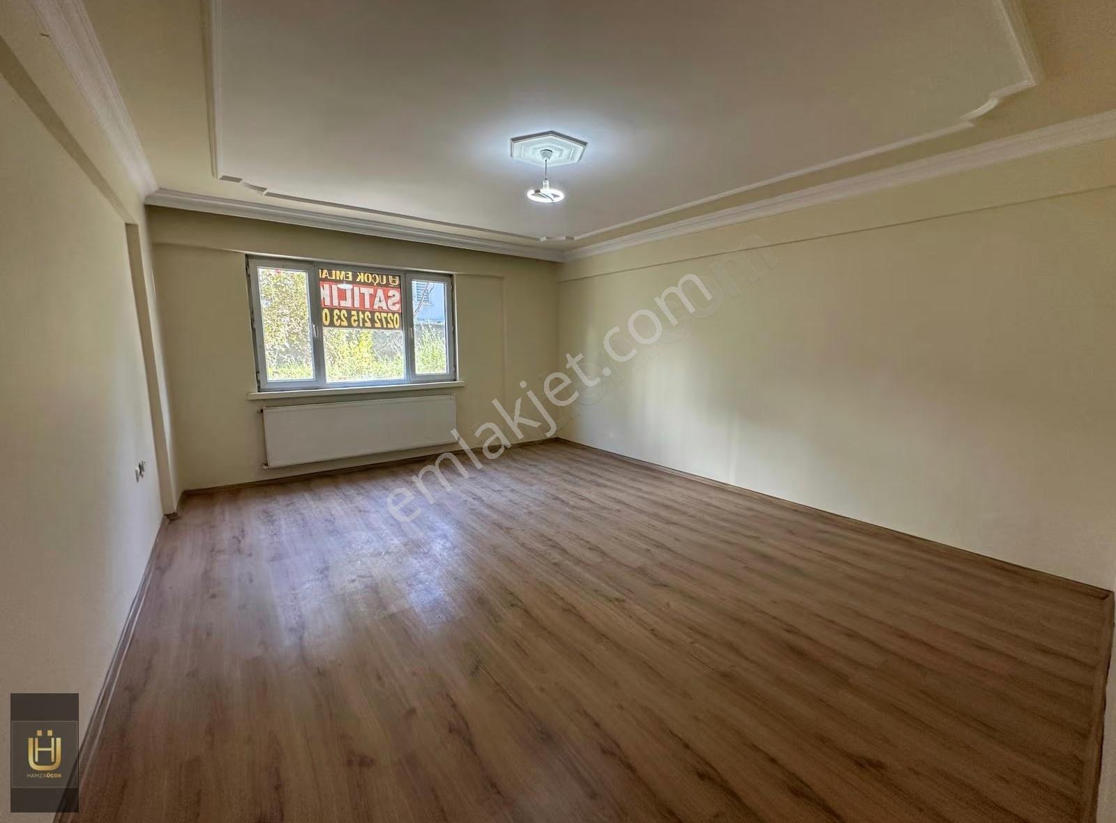 Afyon Üçok Emlaktan İstiklal Mah Satılık 3+1 Bakımlı Daire - Görsel 6