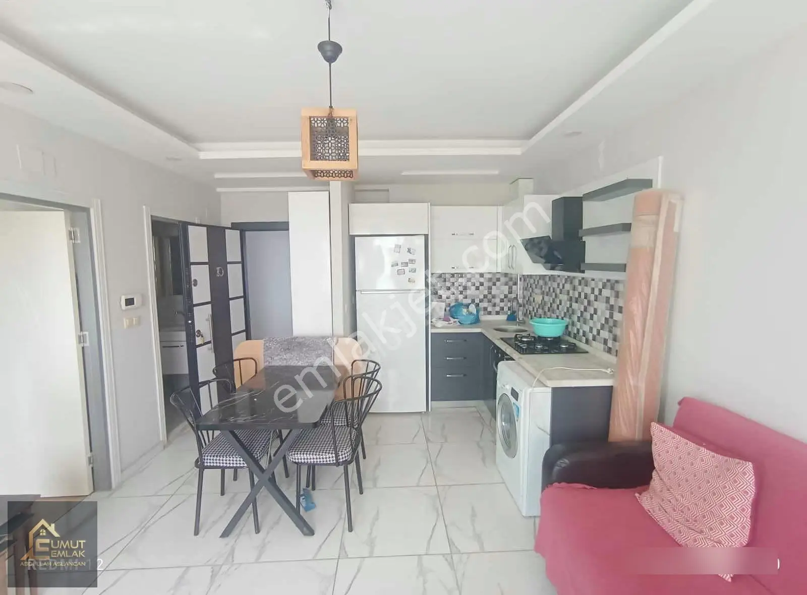 Umut Emlaktan Ful Eşyalı Geniş Oturumlu 1+1 Satılık Daire