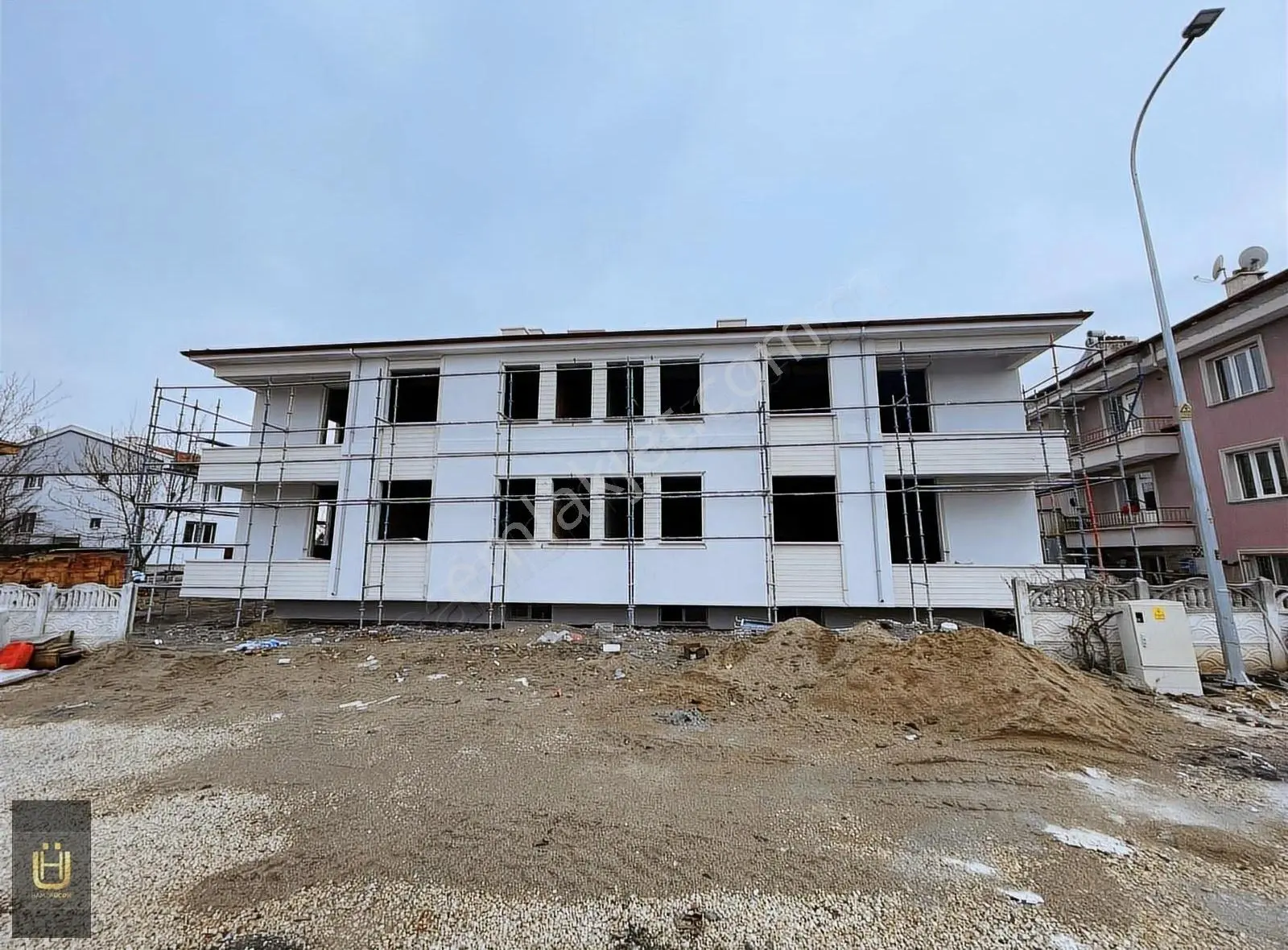 Afyon Üçok Emlaktan Gümüşkent Beyazıt Mah Satılık Sıfır Lüx 3+1