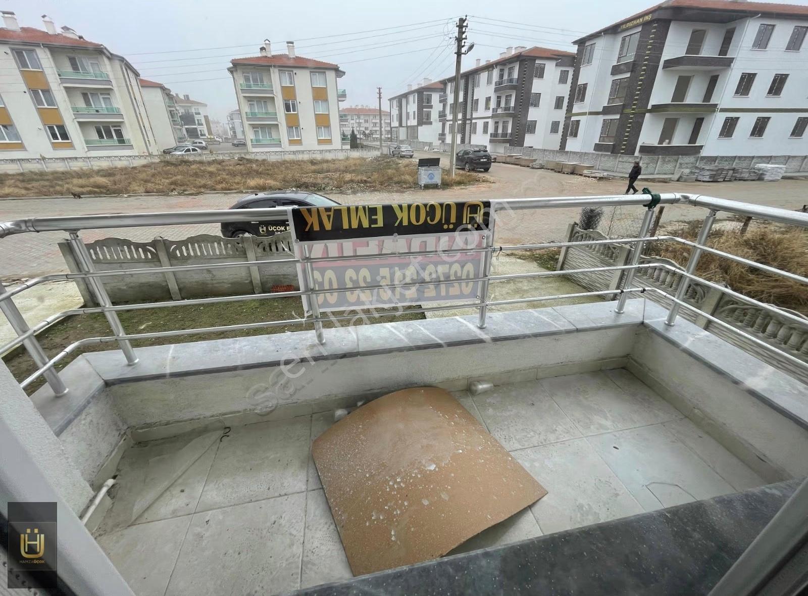 Afyon Üçok Emlaktan Mareşal F Çakmak Mah 3+1 115m² Daire - Görsel 8