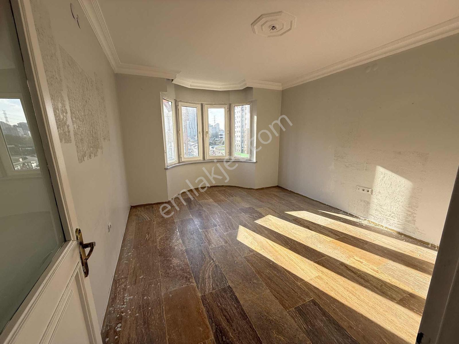 Bahçeşehir Esenkent Merkezi Mevkide Kiralık 3+1 Dubleks Daire - Görsel 14