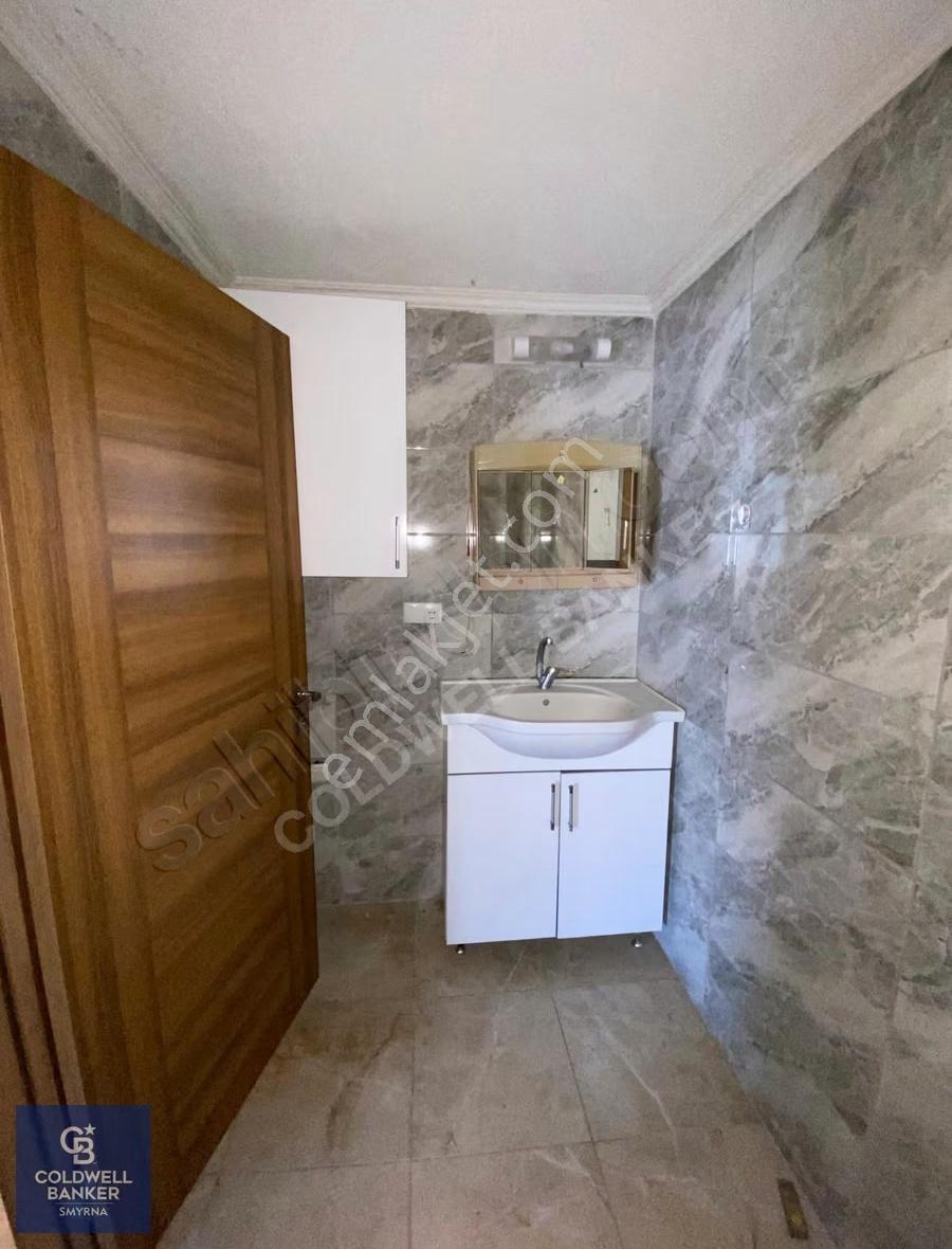 Kuşadası'nda Uydukent Sitesi'nde 2+1 Satılık Daire - Görsel 3