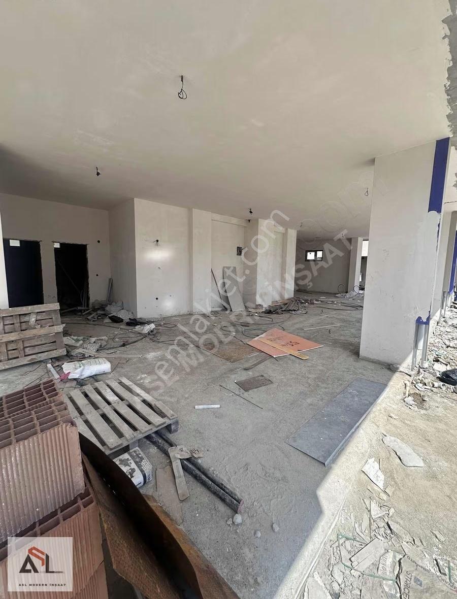 Akyazıda Prestijli 250 M² Cadde Dükkanı - Görsel 2