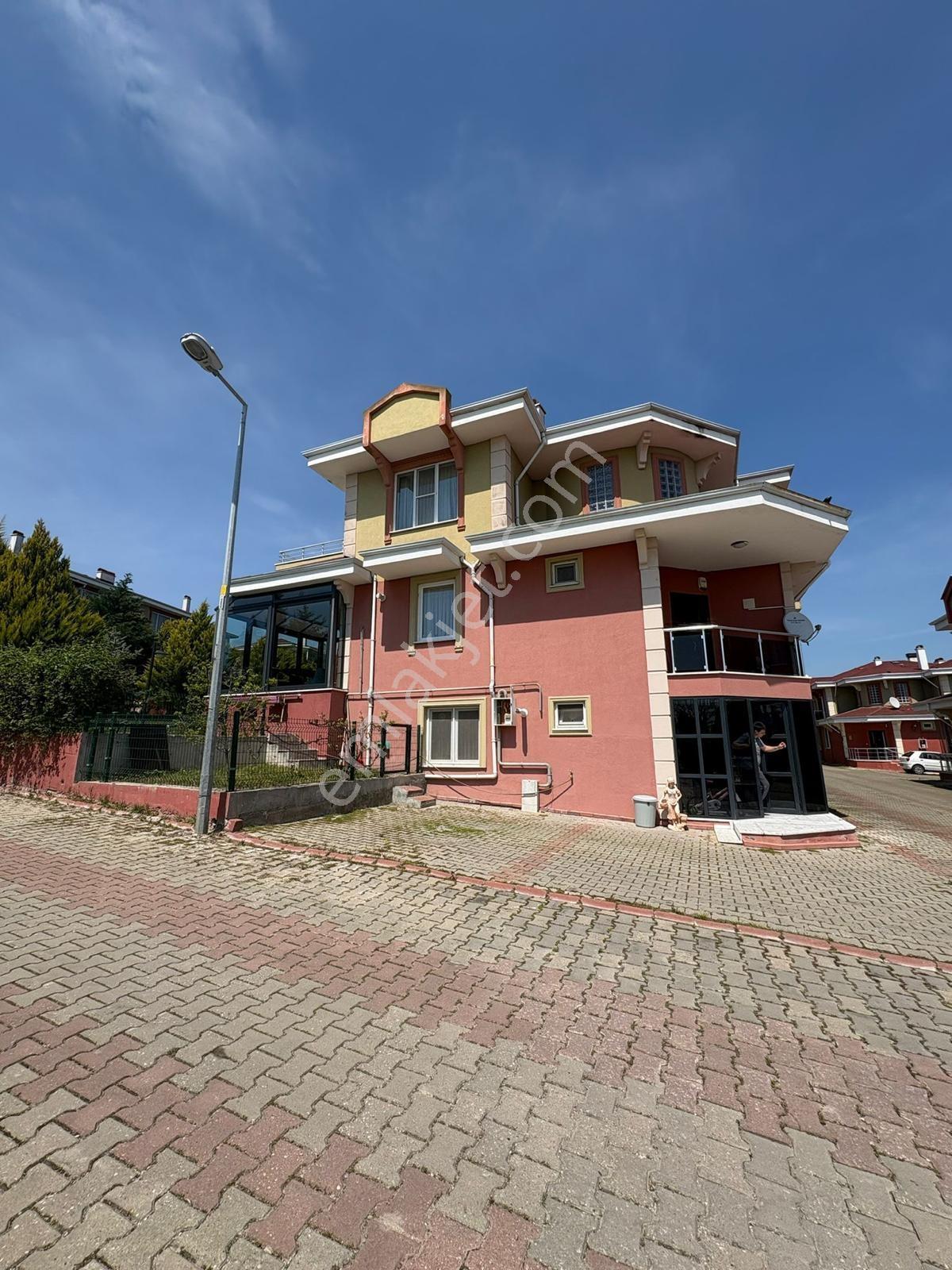 Turan Emlak Gayrimenkul'den Edirne Atakent Villalarında Satılık - Görsel 31