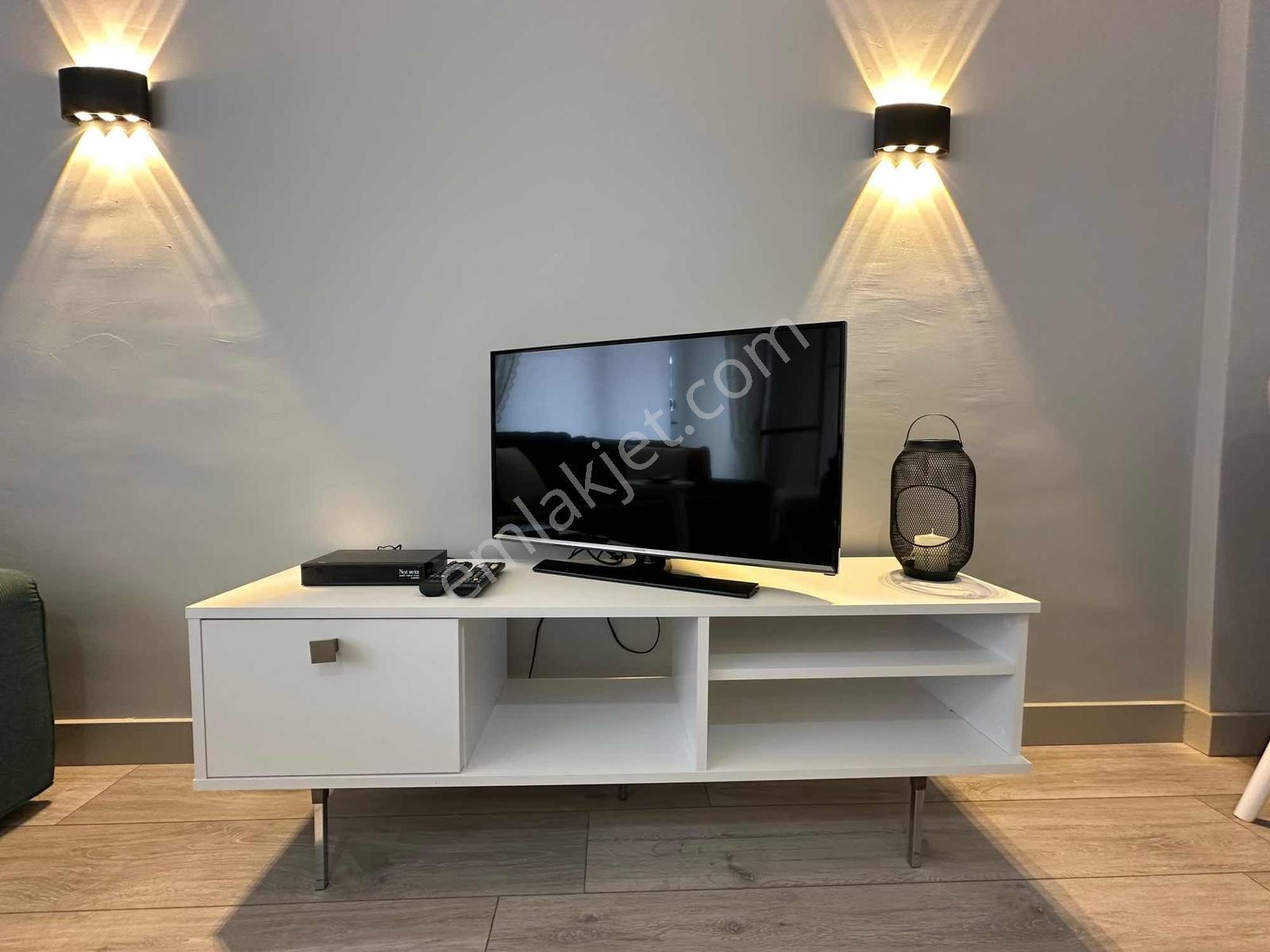 Alaçatı'dan/bulvar Yakını/yerden Isıtma/ultra Lüx 1+1 Eşyalı - Görsel 3