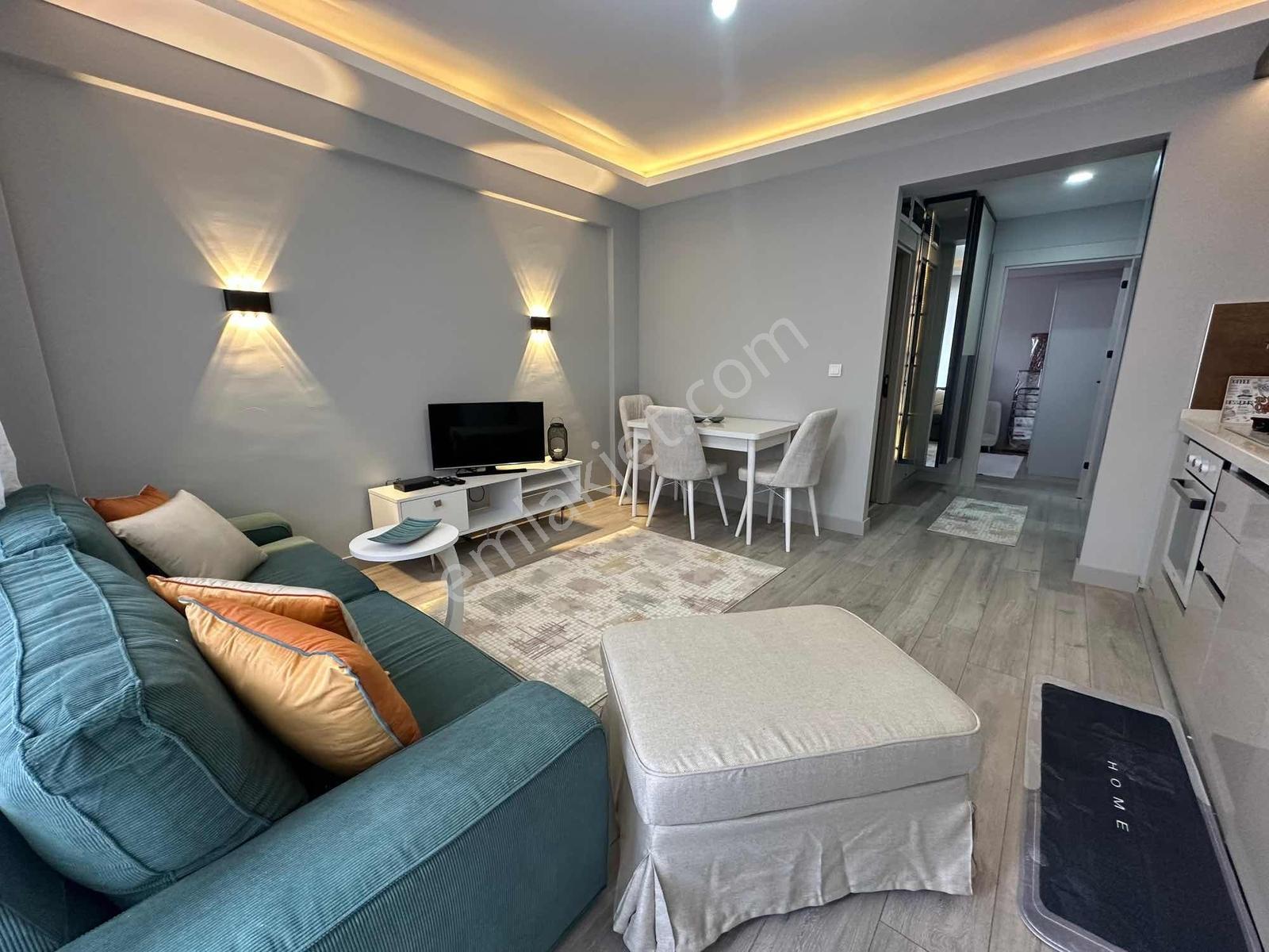 Alaçatı'dan/bulvar Yakını/yerden Isıtma/ultra Lüx 1+1 Eşyalı - Görsel 13