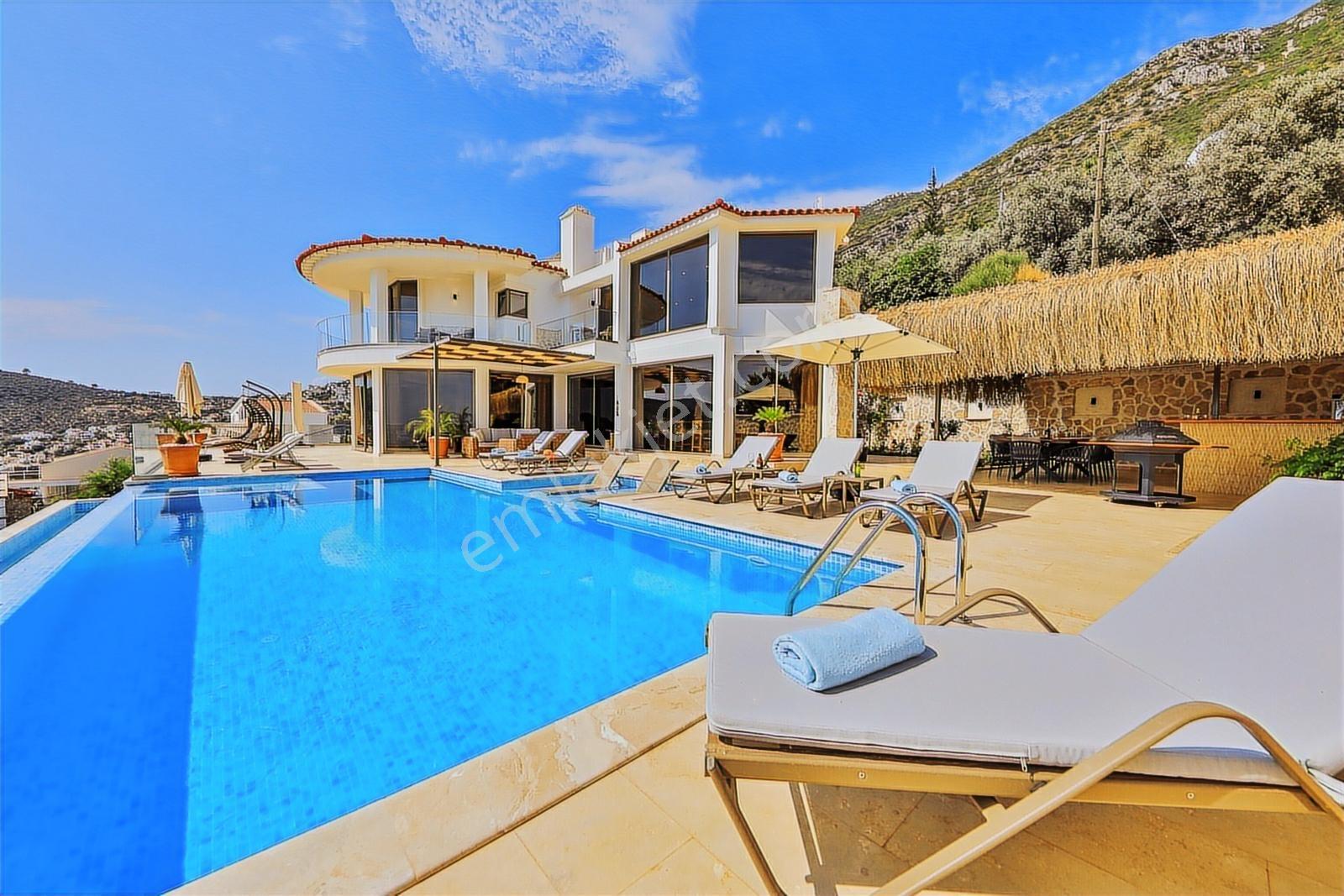 Kalkan Kızıltaşta 5 Yatak Odalı Muhteşem Villa - Görsel 34