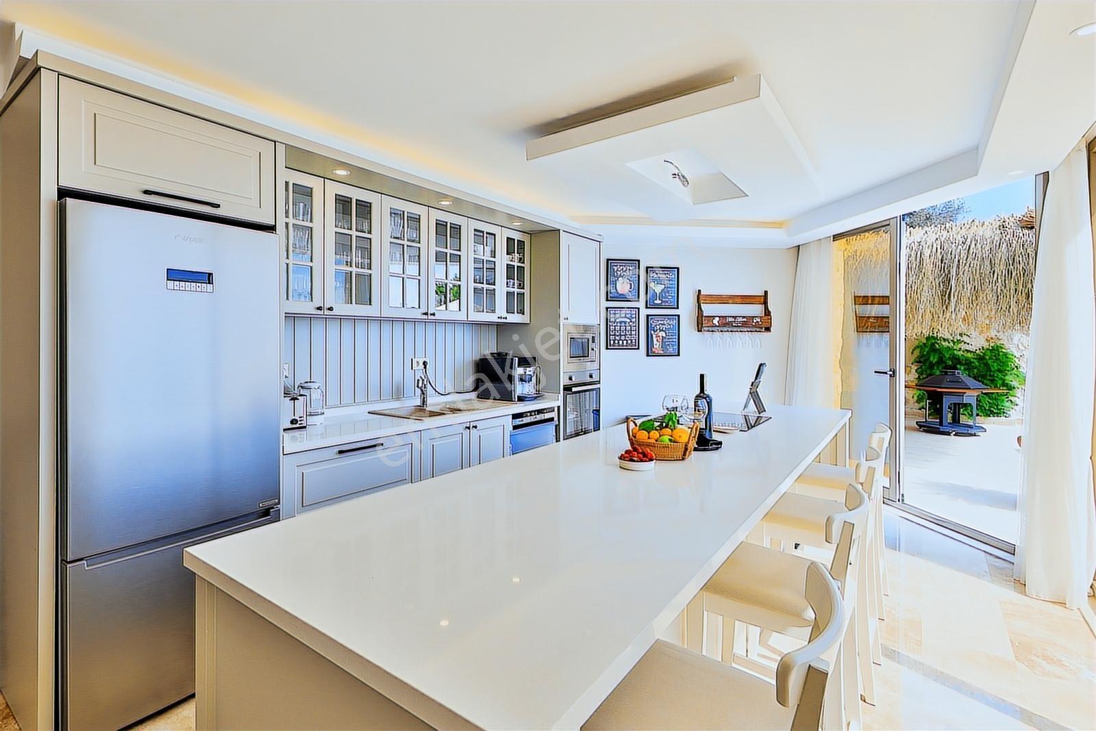 Kalkan Kızıltaşta 5 Yatak Odalı Muhteşem Villa - Görsel 13