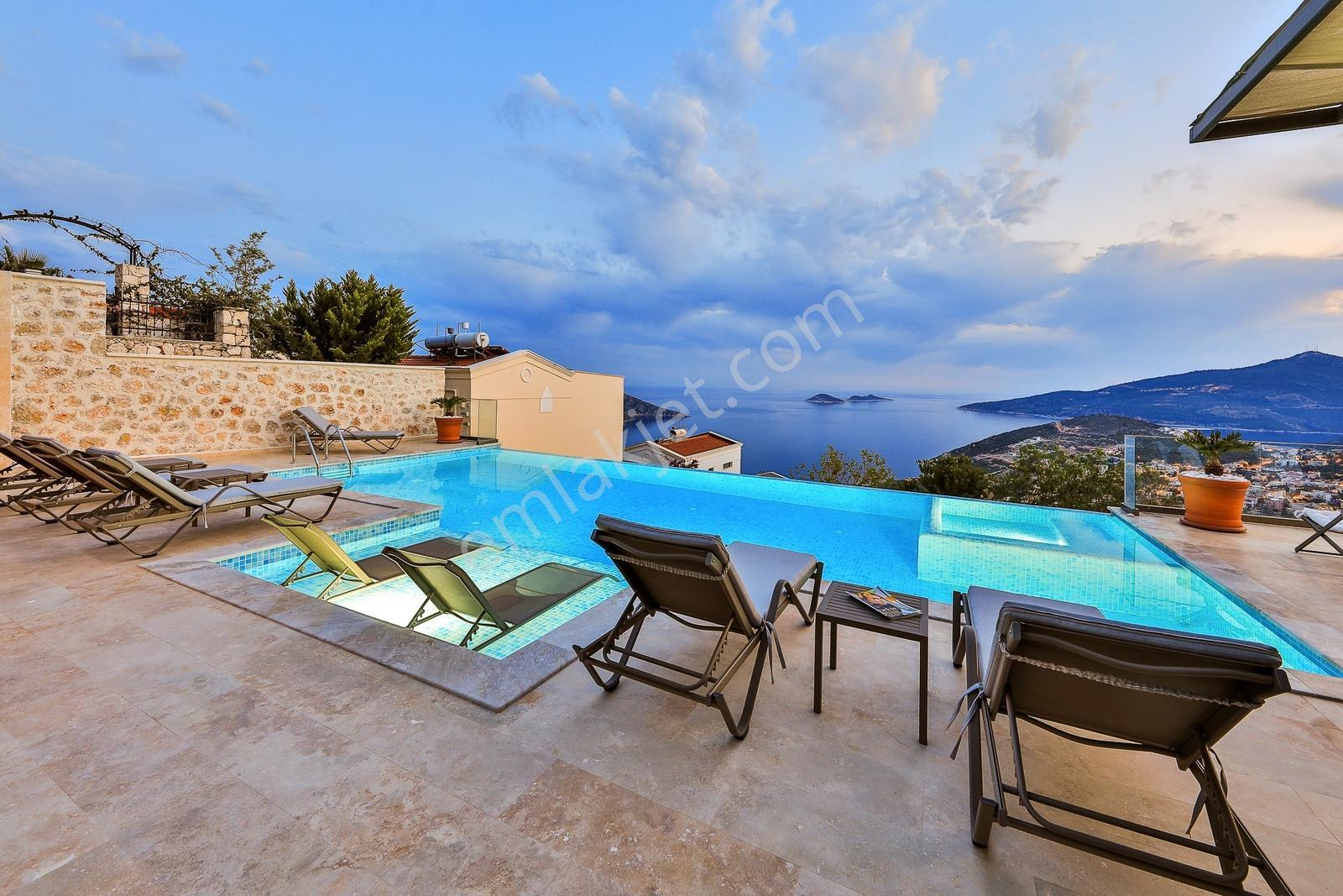 Kalkan Kızıltaşta 5 Yatak Odalı Muhteşem Villa - Görsel 14