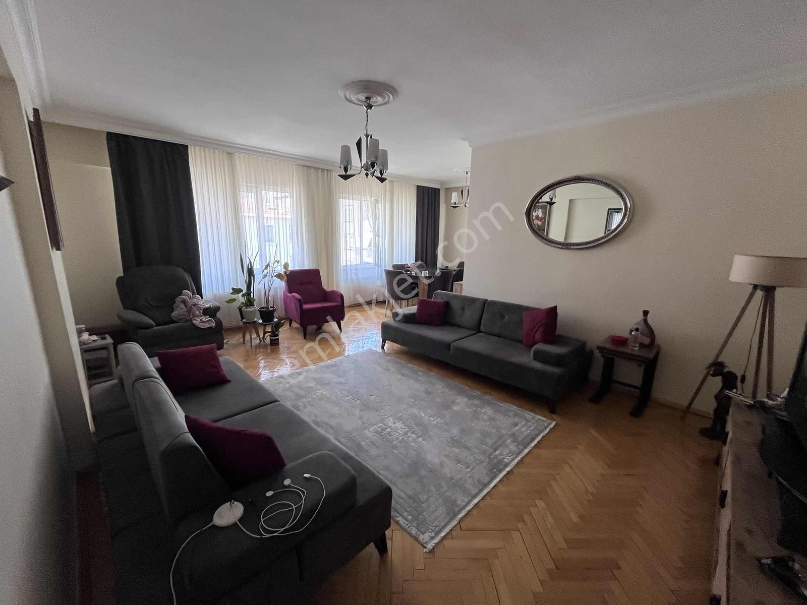 Maltepe Zümrütevlerde Arsapayı 72 M2 Zümrüt Sitesinde 3+1 Ferah - Görsel 13
