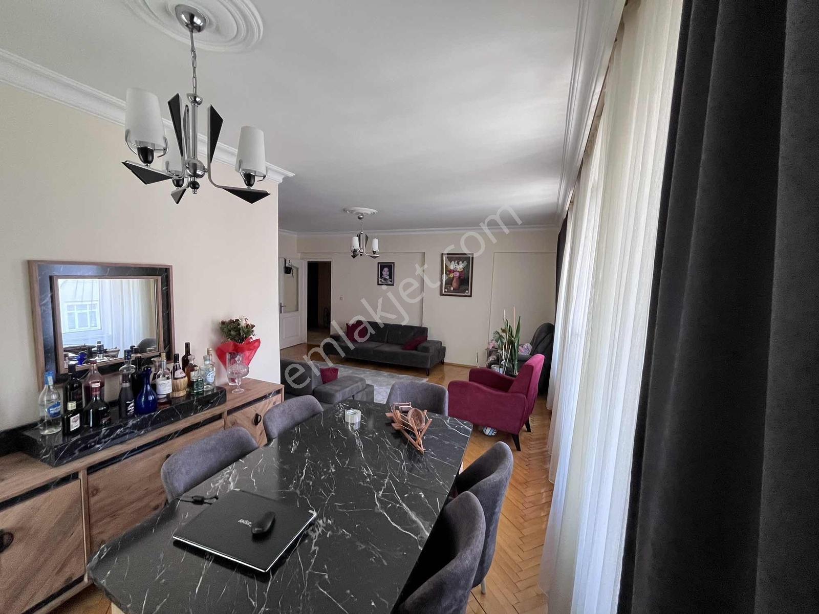 Maltepe Zümrütevlerde Arsapayı 72 M2 Zümrüt Sitesinde 3+1 Ferah - Görsel 14