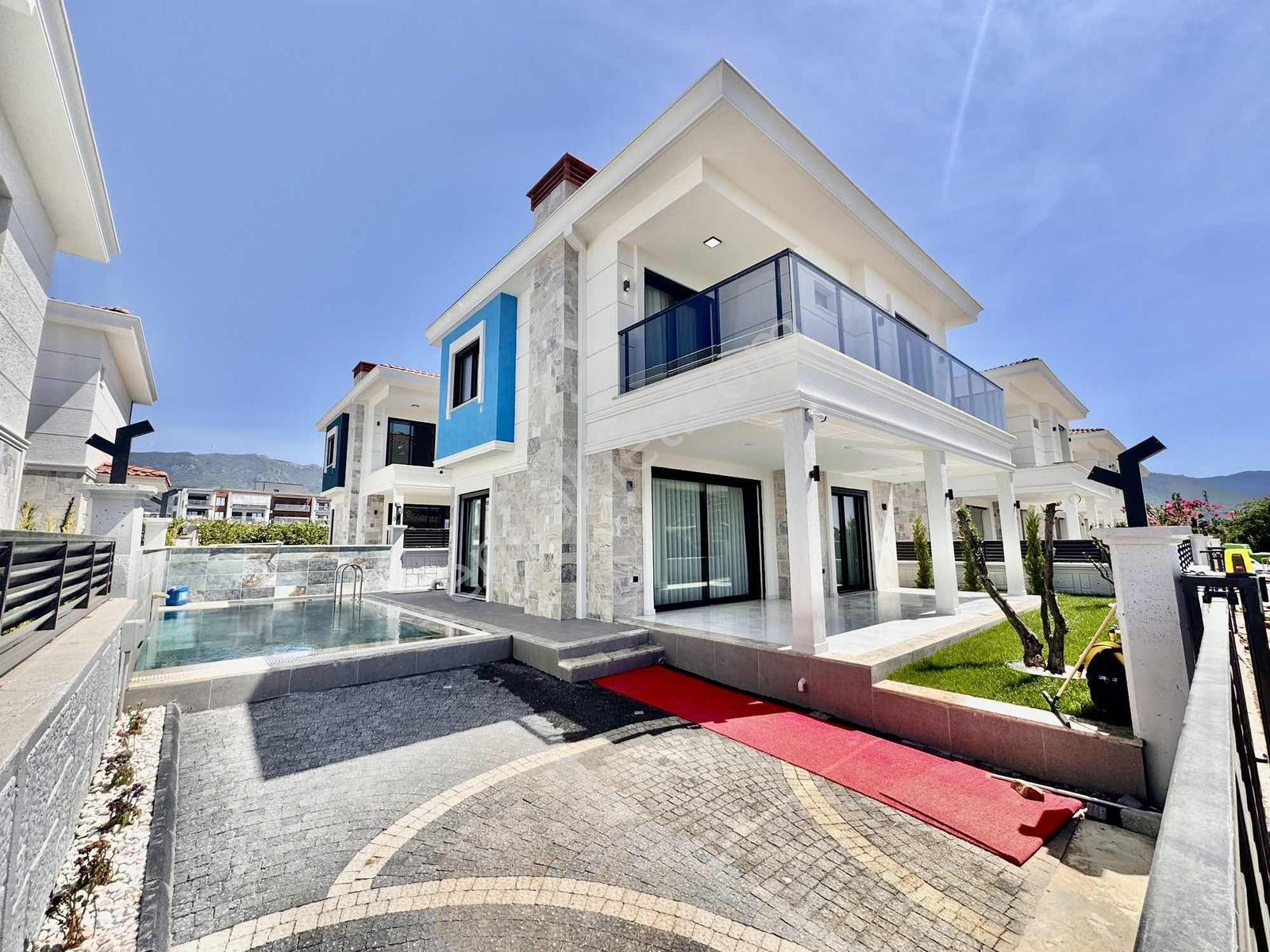 Kuşadası Davutlarda Sıfır Müstakil 3+1 Satılık Villa