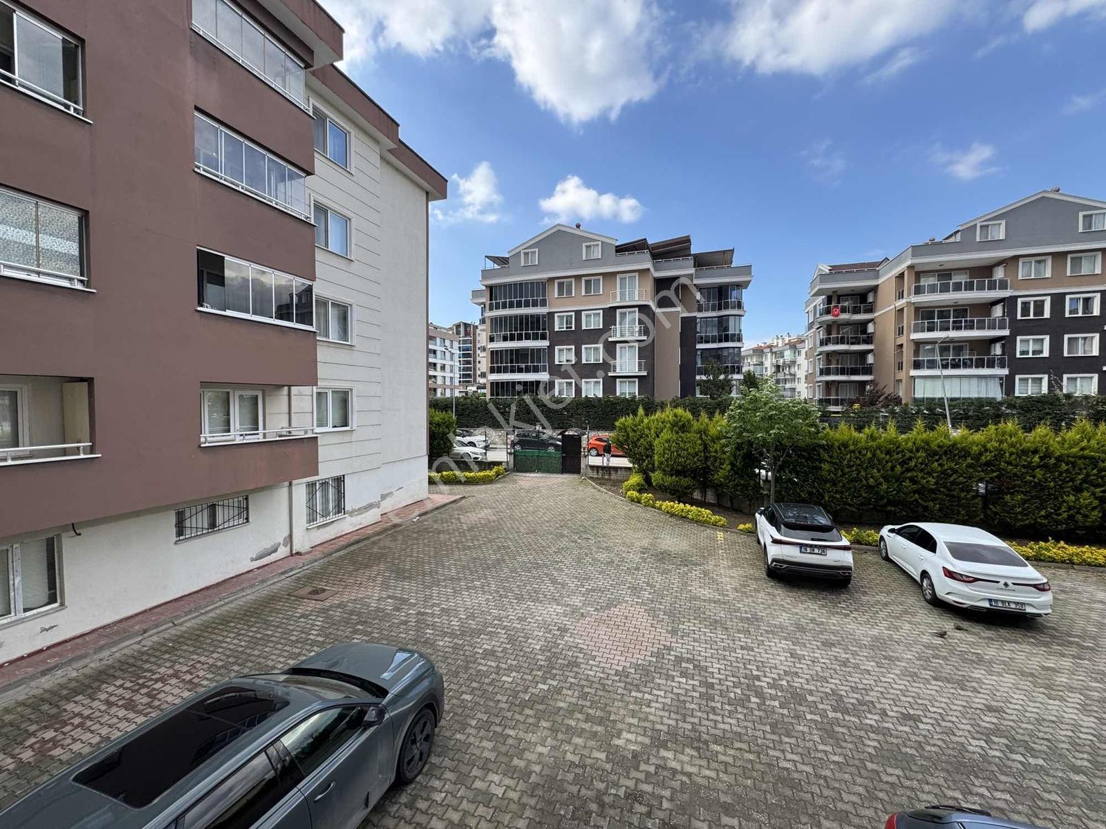 Alven Real Estate Altınşehir 3+1 Kiralık Geniş Daire - Görsel 21