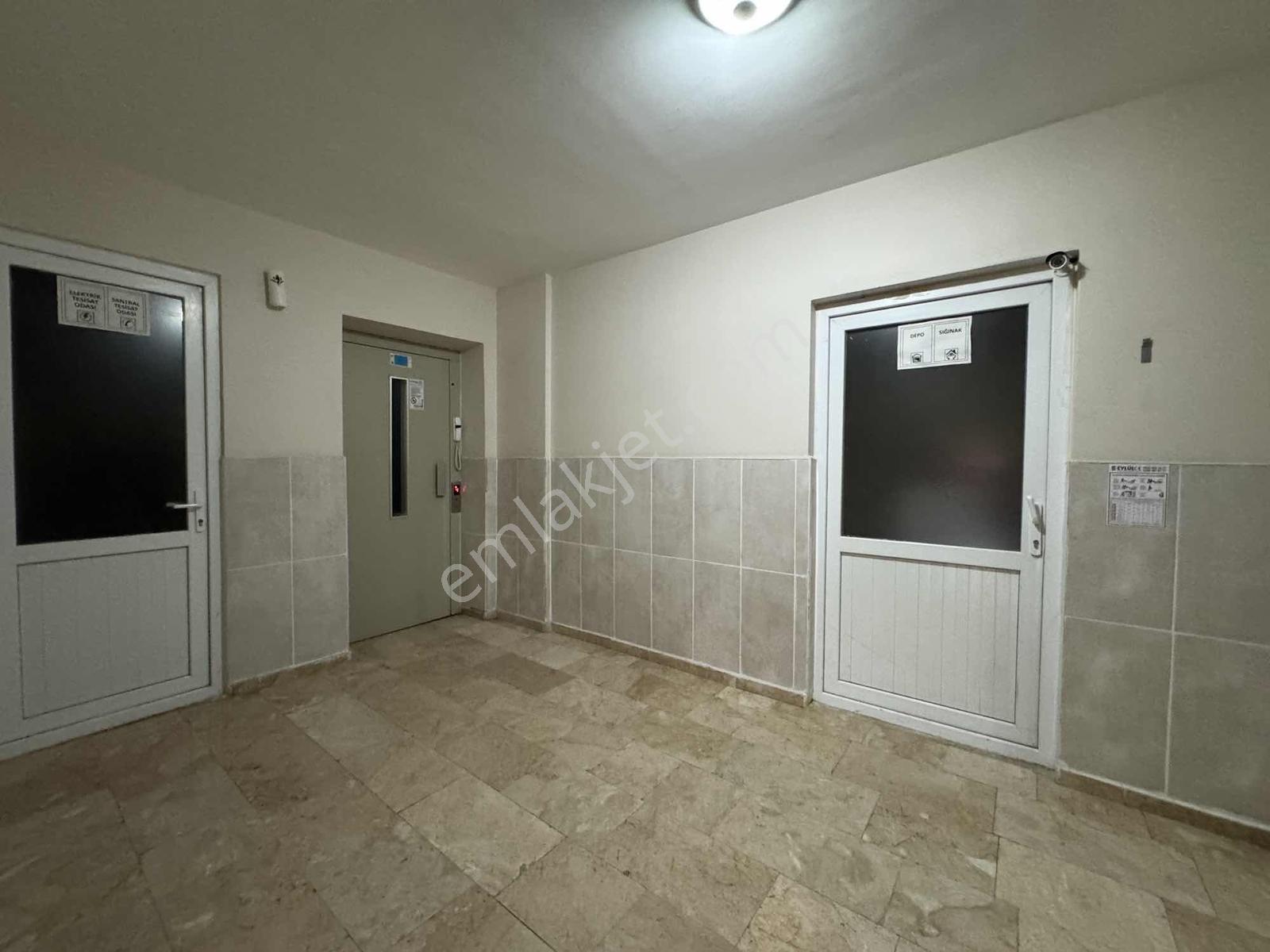 Alven Real Estate Altınşehir 3+1 Kiralık Geniş Daire - Görsel 2