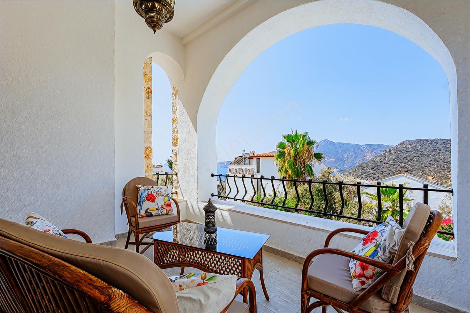 Kalamarda Deniz Manzaralı 4 Yatak Odalı Villa - Görsel 26