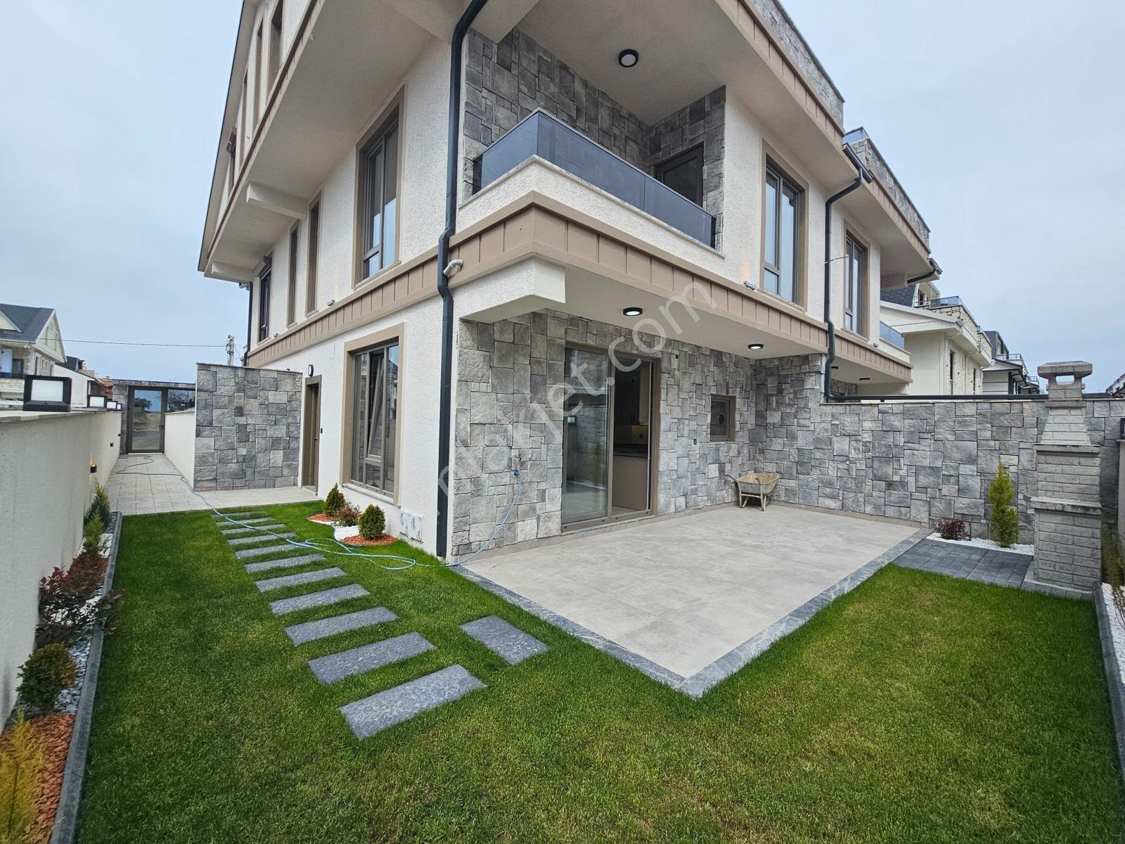 Deniz'den 4+1 Bahçeli,yerden Isıtmalı, Denize Yakın Villa - Görsel 7