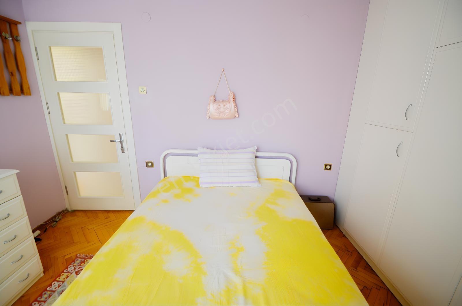 Bornova Merkezde Ana Cadde Üzerinde Satılık 3+1 Daire - Görsel 9