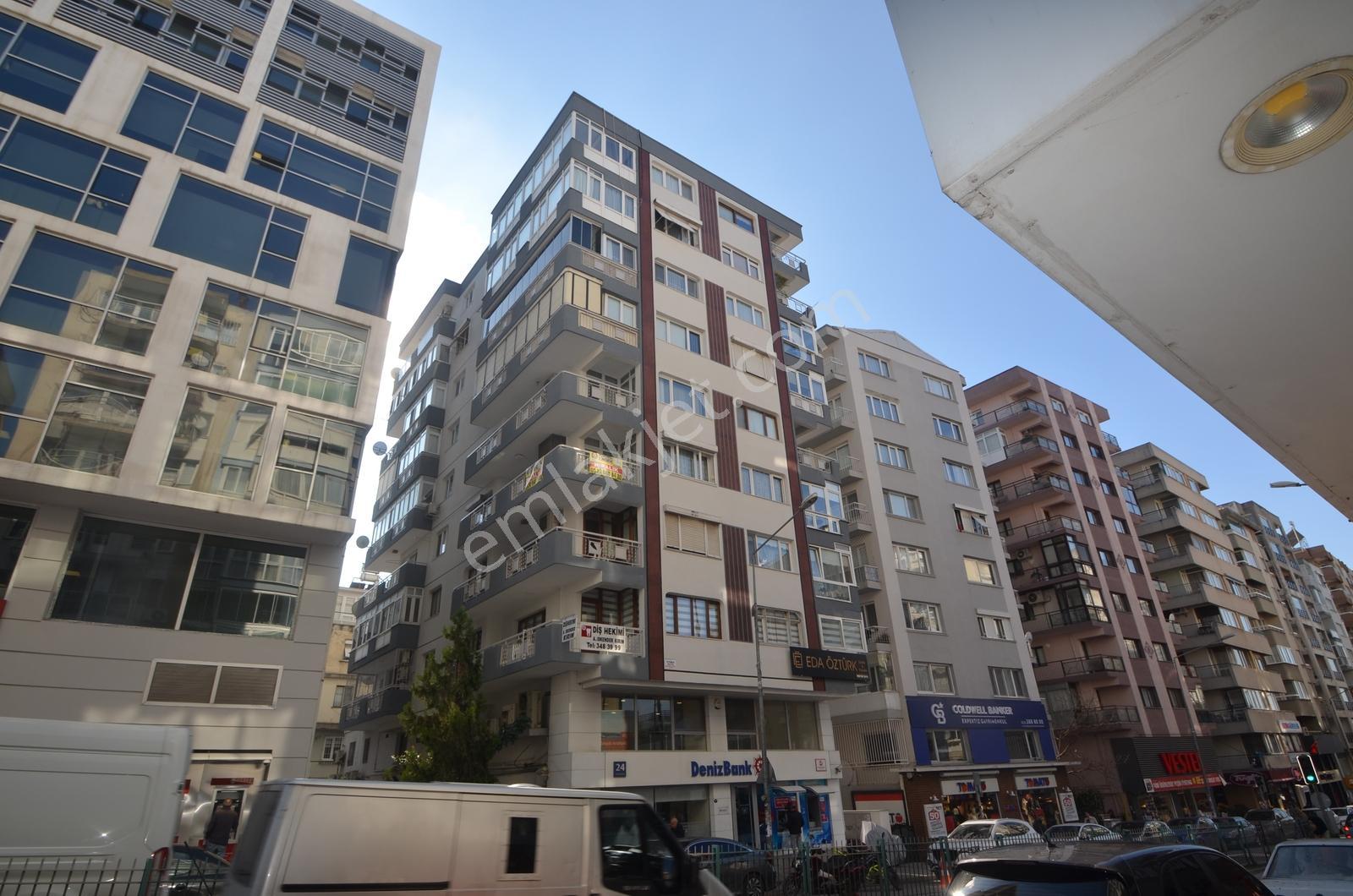 Bornova Merkezde Ana Cadde Üzerinde Satılık 3+1 Daire - Görsel 10