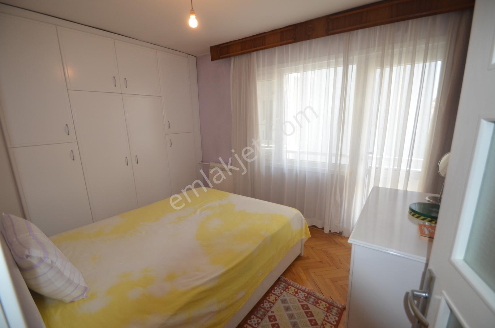 Bornova Merkezde Ana Cadde Üzerinde Satılık 3+1 Daire - Görsel 24