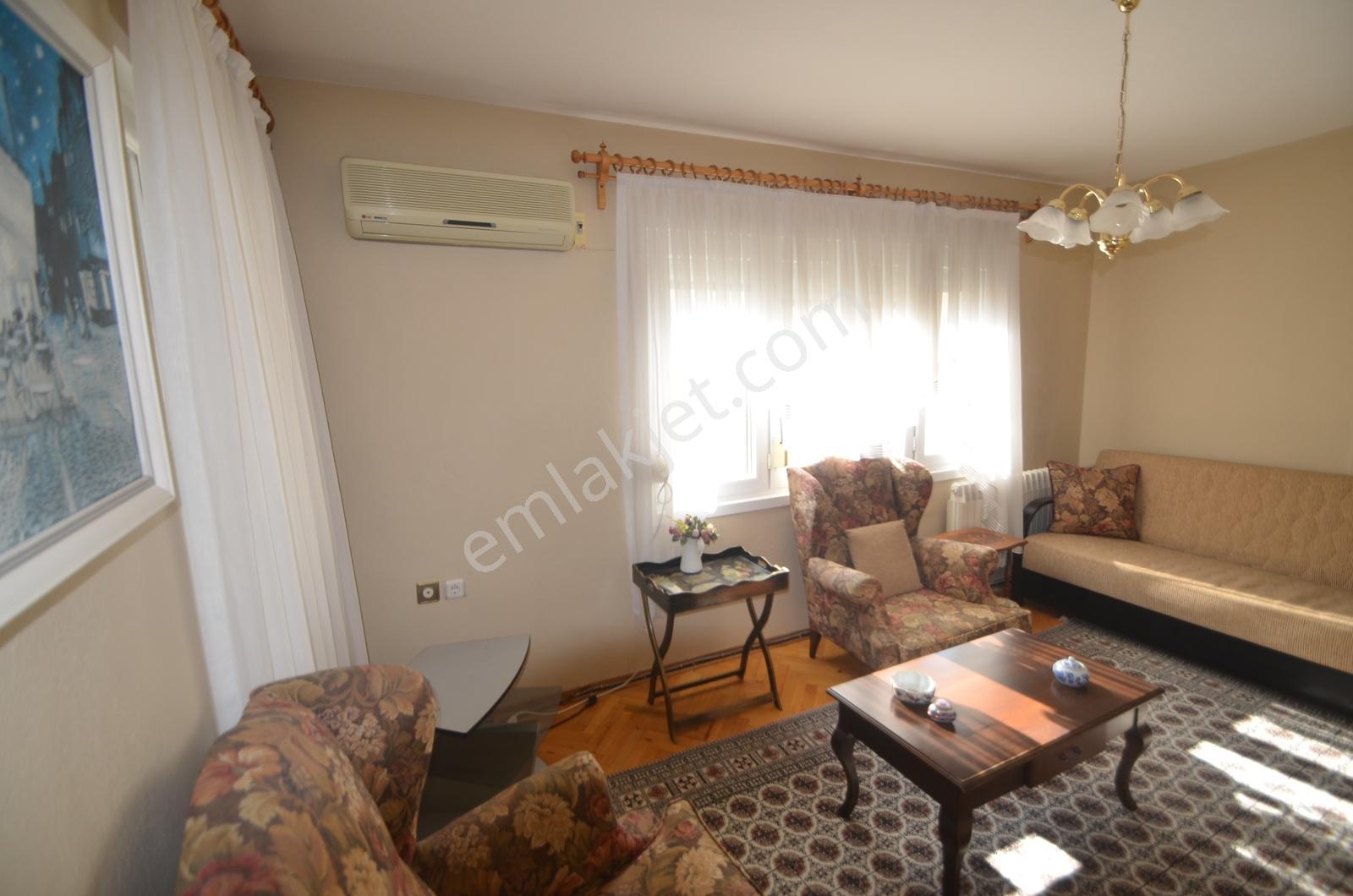 Bornova Merkezde Ana Cadde Üzerinde Satılık 3+1 Daire - Görsel 6