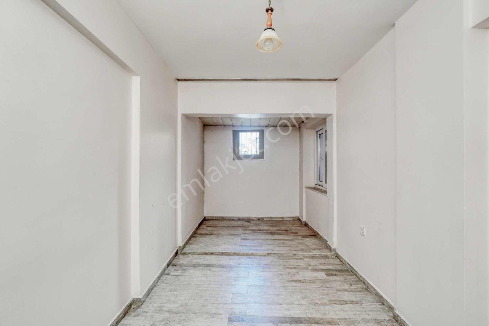 Karşıyaka Atakentte Cadde Üzeri 2+1 Kiralık Ofis - Görsel 9