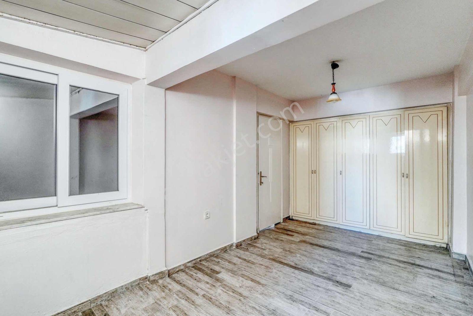 Karşıyaka Atakentte Cadde Üzeri 2+1 Kiralık Ofis - Görsel 35