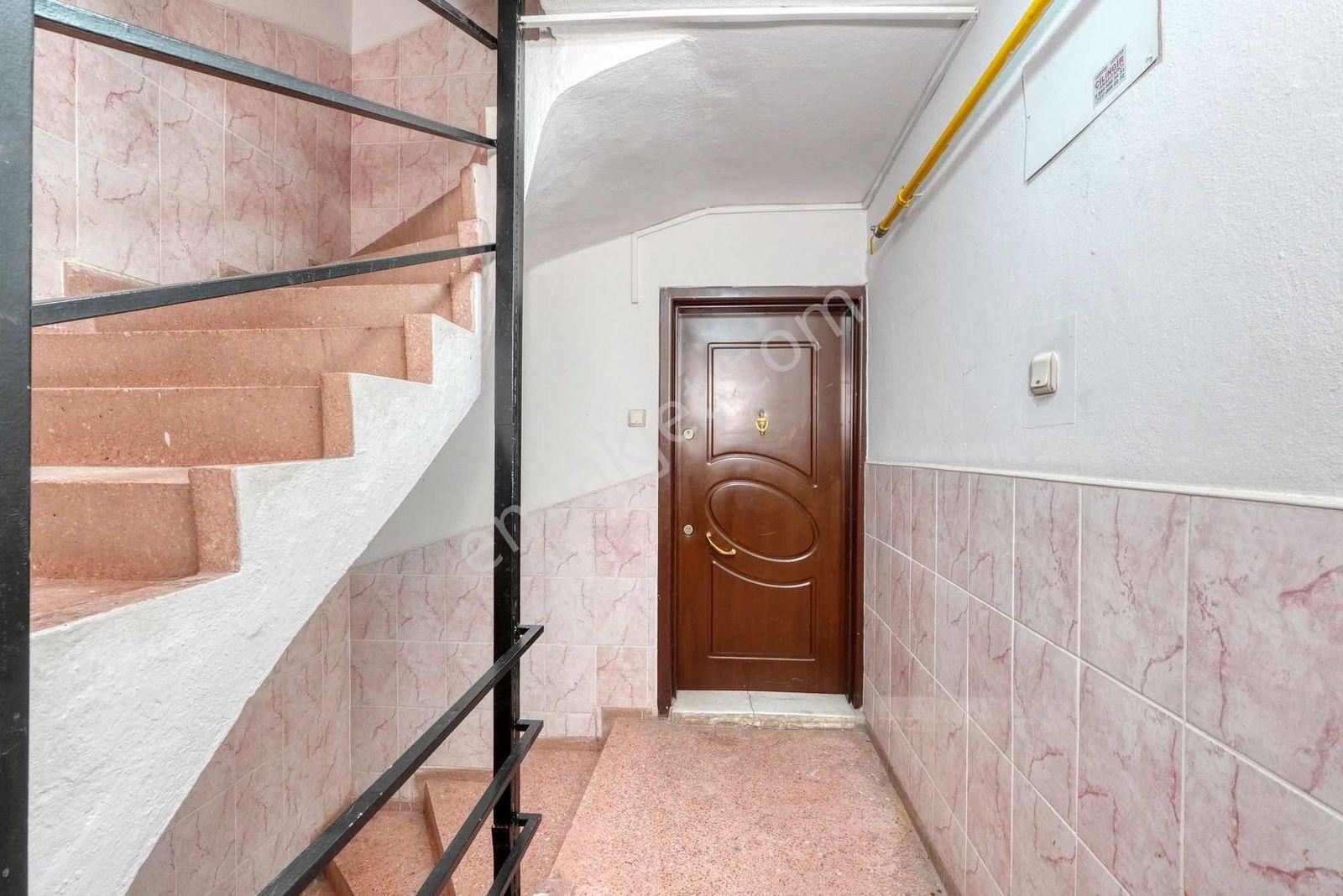 Karşıyaka Atakentte Cadde Üzeri 2+1 Kiralık Ofis - Görsel 21
