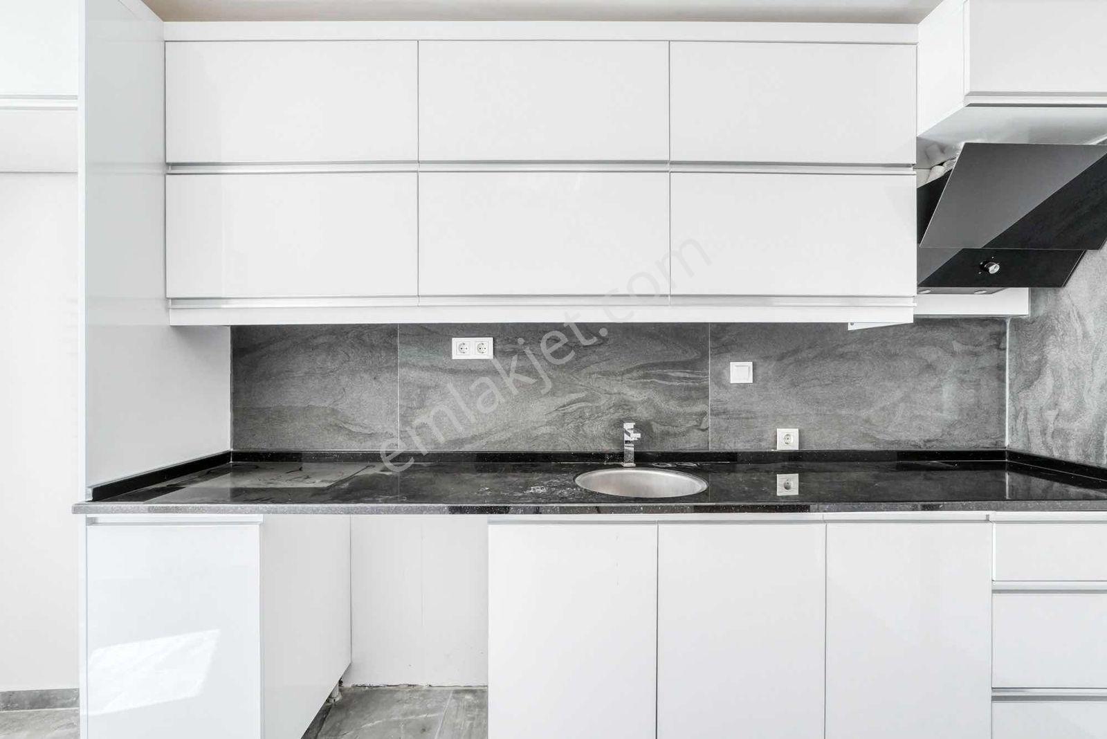 Karşıyaka Atakentte Cadde Üzeri 2+1 Kiralık Ofis - Görsel 28