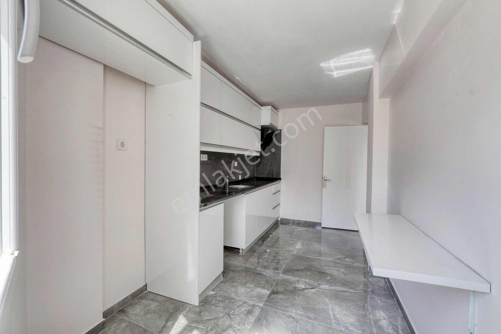 Karşıyaka Atakentte Cadde Üzeri 2+1 Kiralık Ofis - Görsel 19
