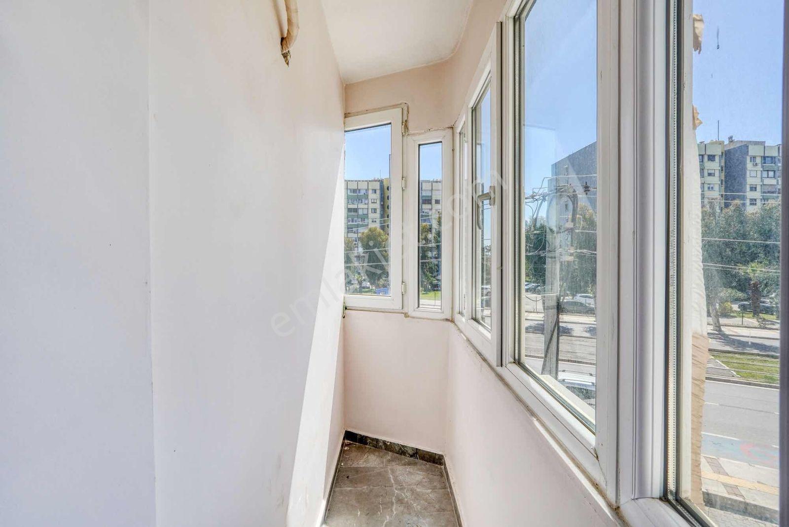 Karşıyaka Atakentte Cadde Üzeri 2+1 Kiralık Ofis - Görsel 12