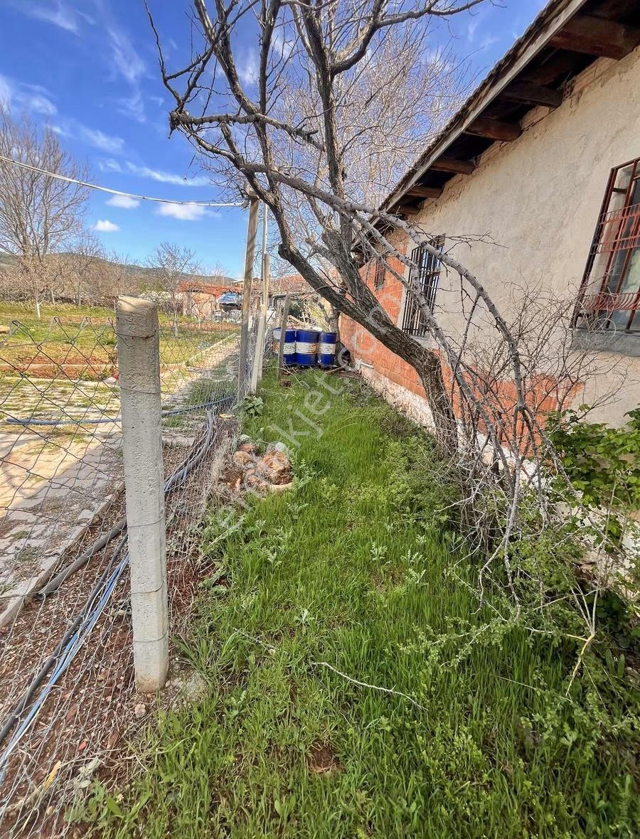 Banaz Uşak Yola 40m 2parsel Üzerinde 130m2 Bahçeli Ev - Görsel 6