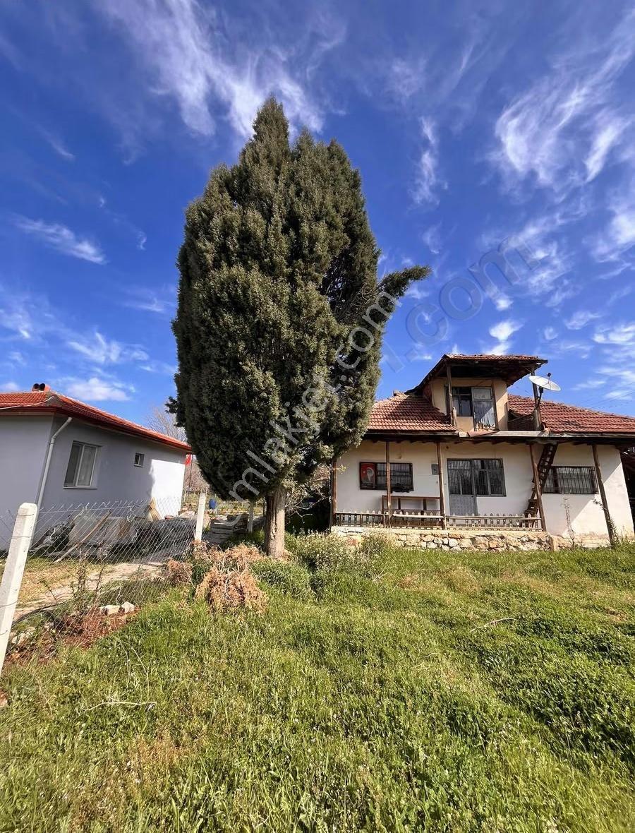 Banaz Uşak Yola 40m 2parsel Üzerinde 130m2 Bahçeli Ev - Görsel 11