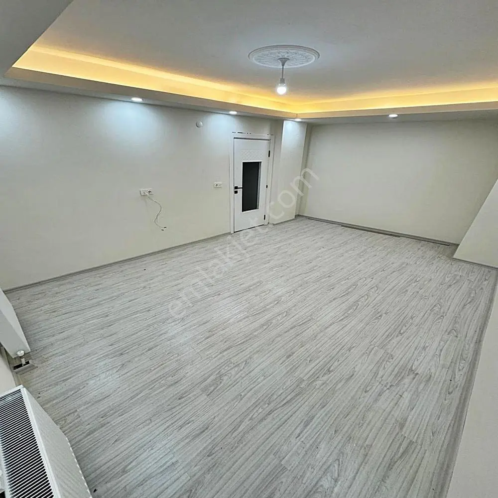 Metin Yapı'dan İskanlı Ana Cadde Geniş Satılık 2+1 Bahçe Katı!! - Görsel 2