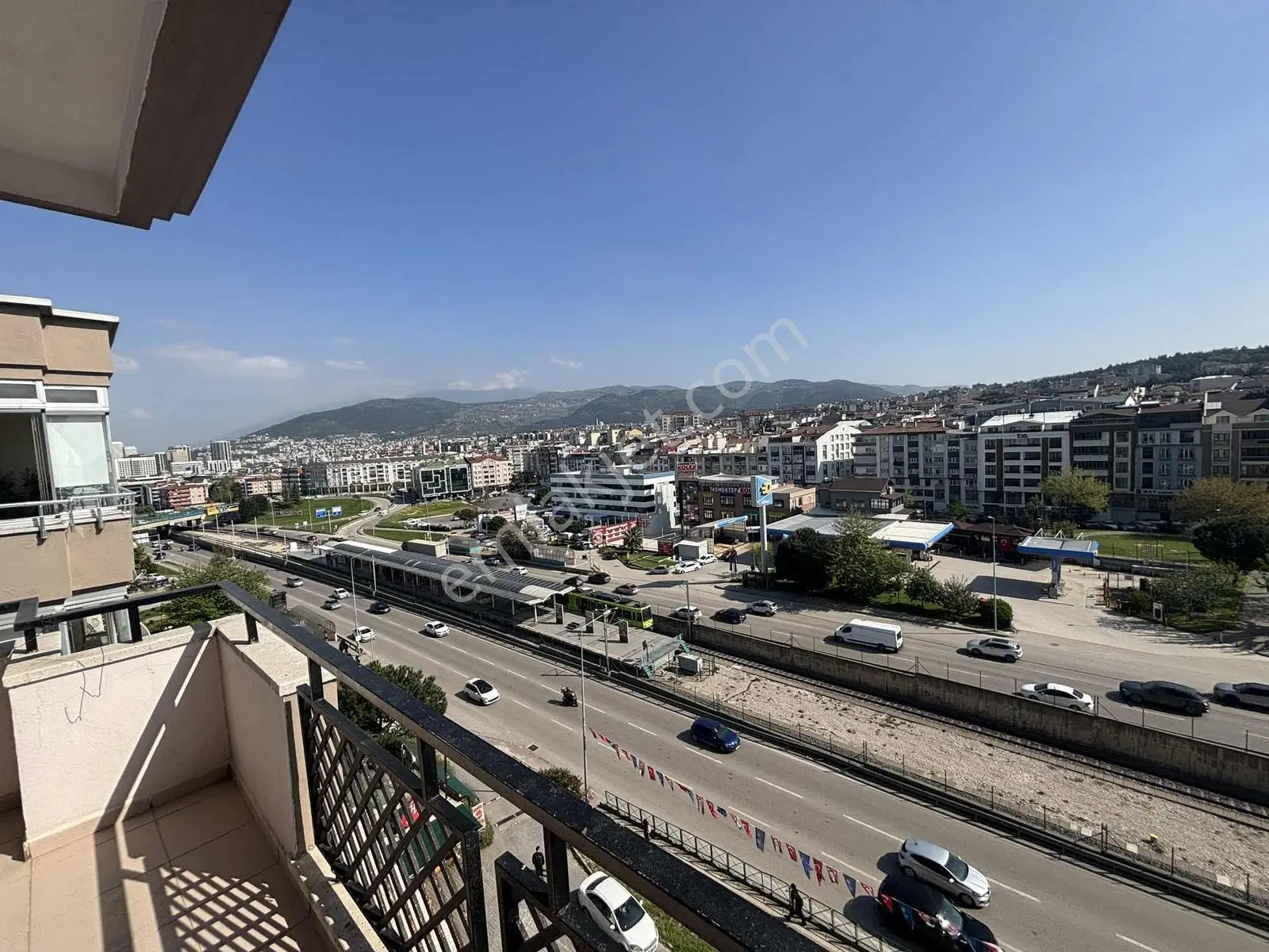 Rw Land Acıbadem Yanı Fsm Metrosu Karşısı 3+1 Kiralık Daire - Görsel 2