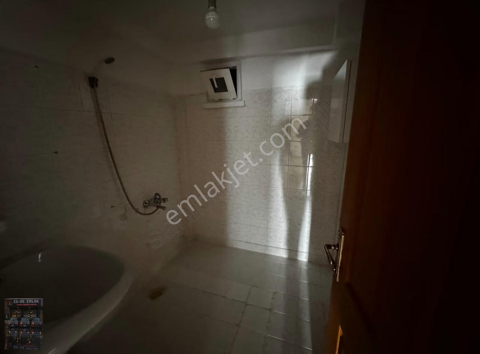 Es-astan Selçukluda Ara Katta 3+1 Çift Balkonlu Kiralık Daire - Görsel 2