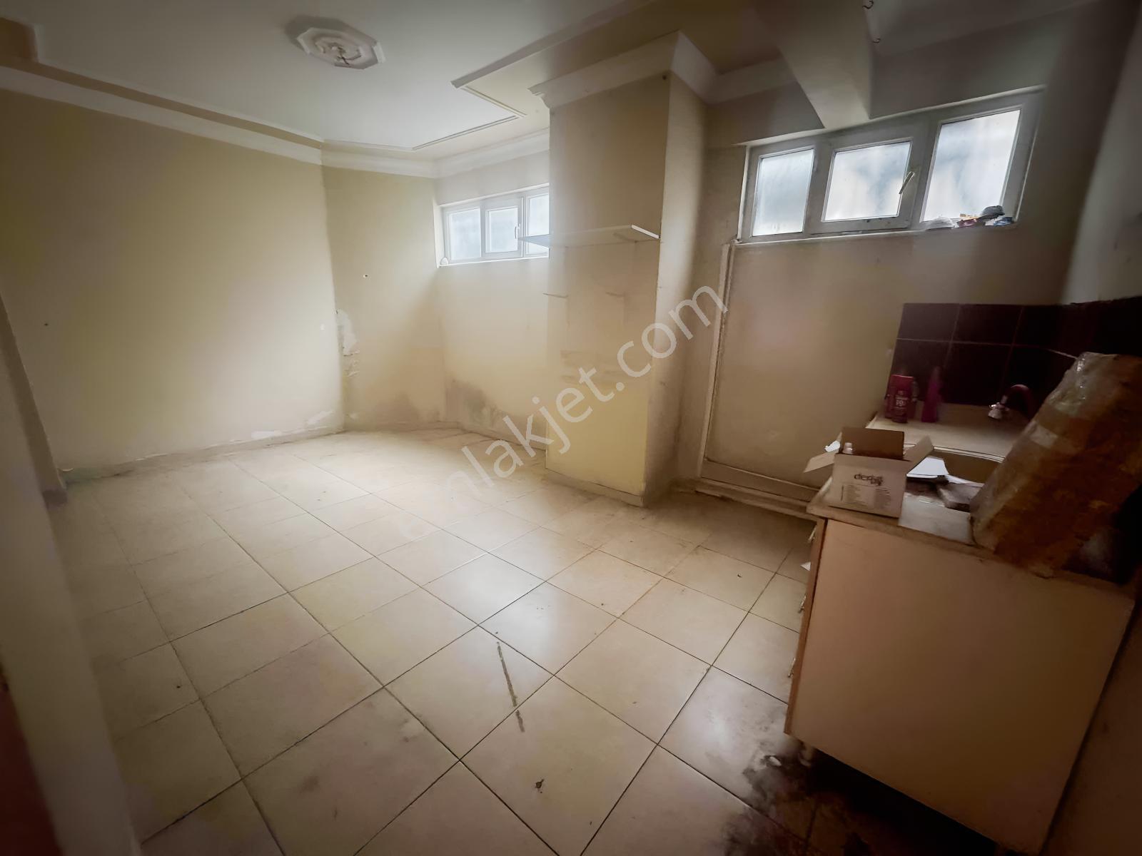 Çekmeköy Şahinbey Caddesinde 70 M2 Prestijli Kiralık Magaza - Görsel 32