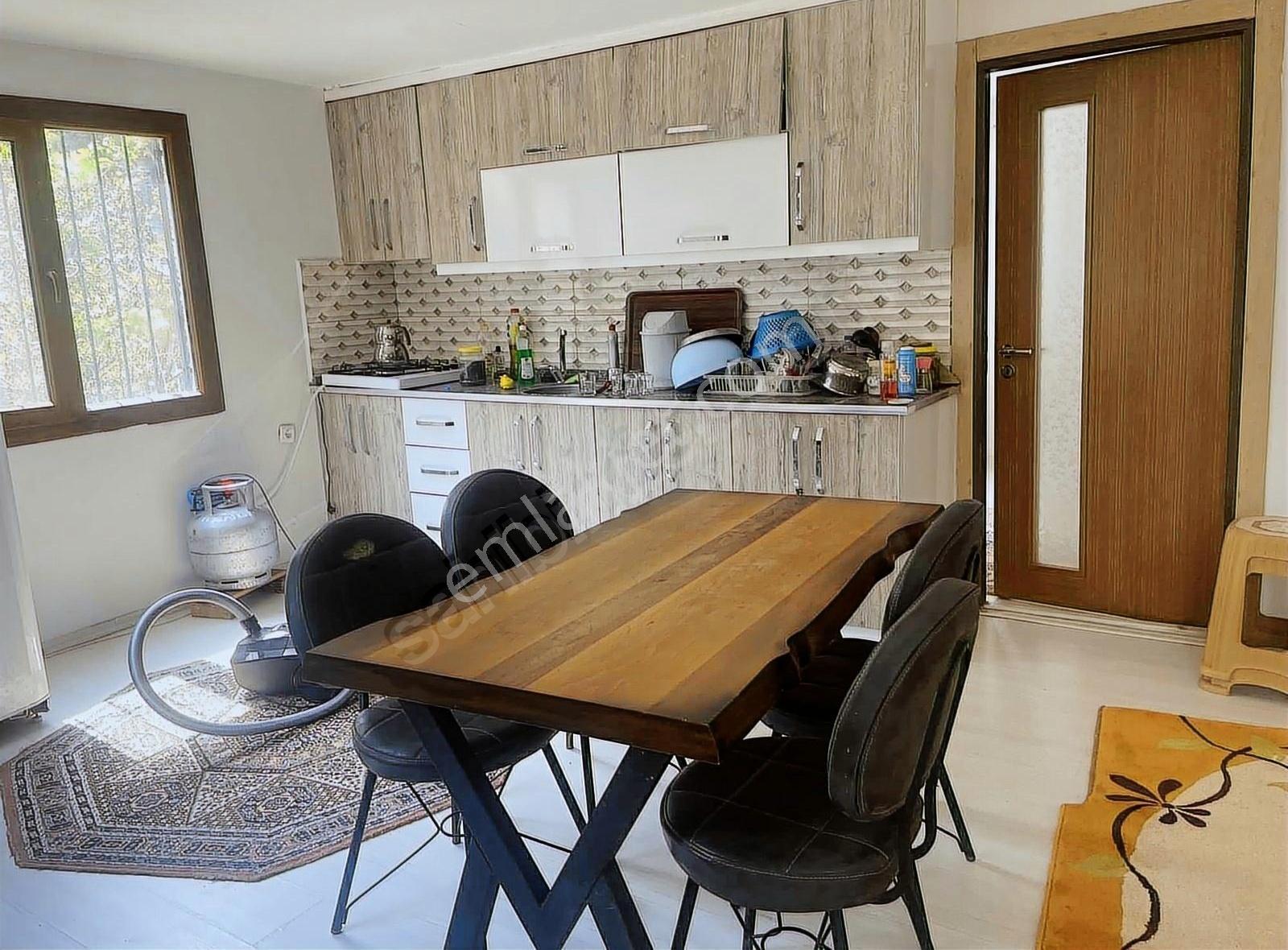 Kemalpaşa Ovacık Köyünde Kiralık Müstakil Bahçeli Ev - Görsel 8