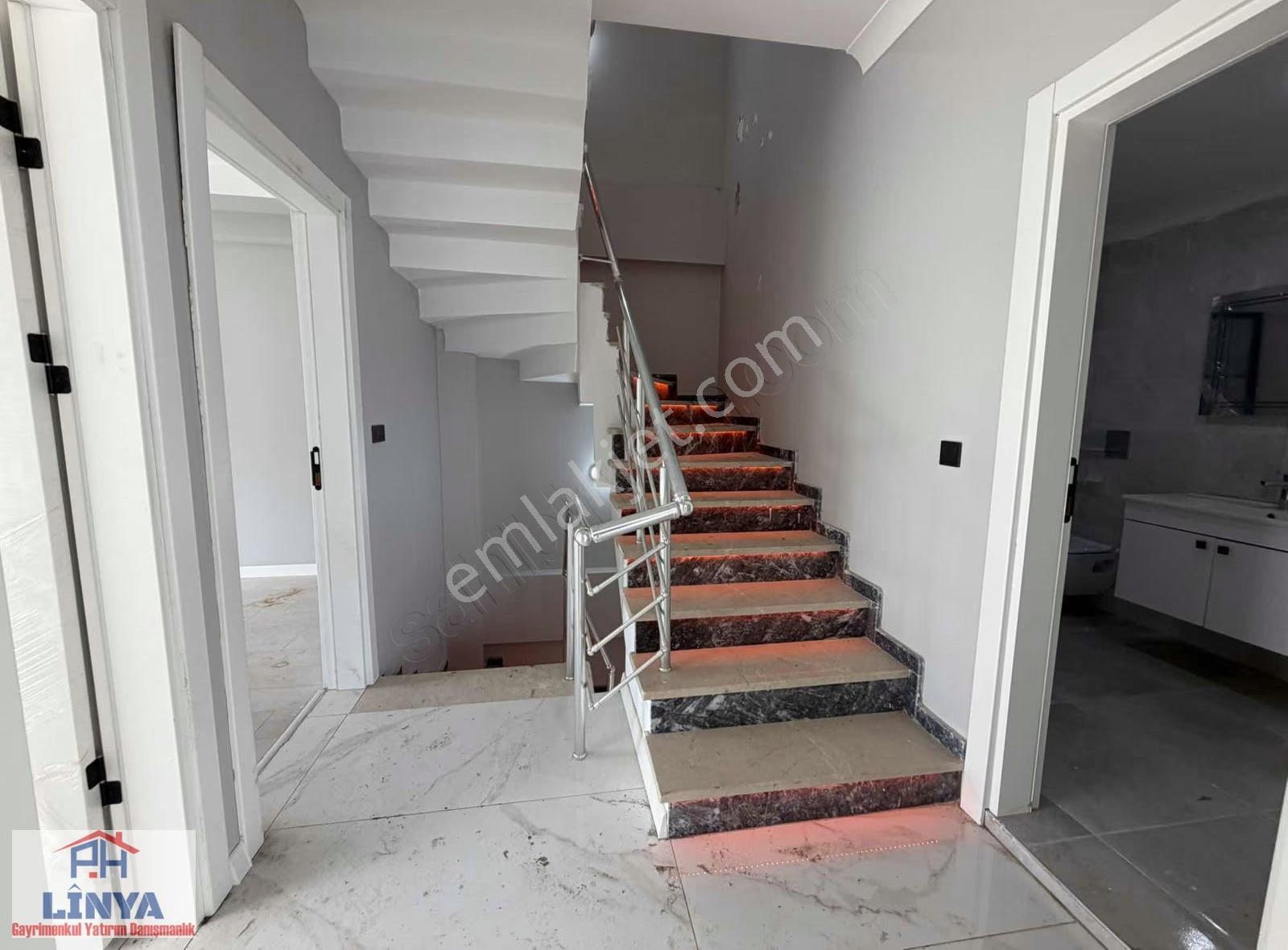 Başiskele Yuvacıkta Deniz Manzaralı 5+2 Satılık Tripleks Villa - Görsel 21