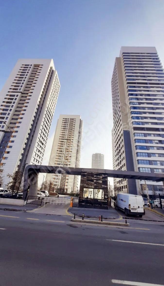 Metromal Konutları Yol Cephelı Satılık 3+1 Daıre