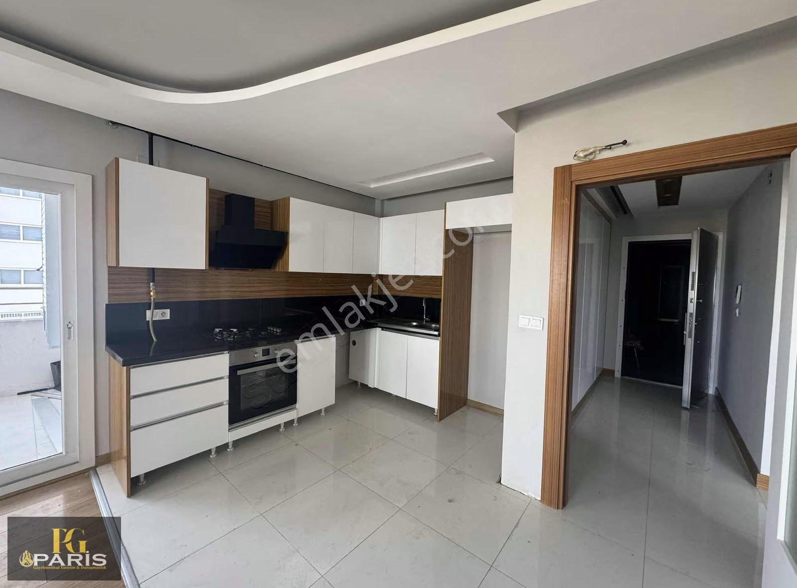 Paris'ten Çok Geniş Güvenlıklı 2+1 Kiralık Daıre - Görsel 2