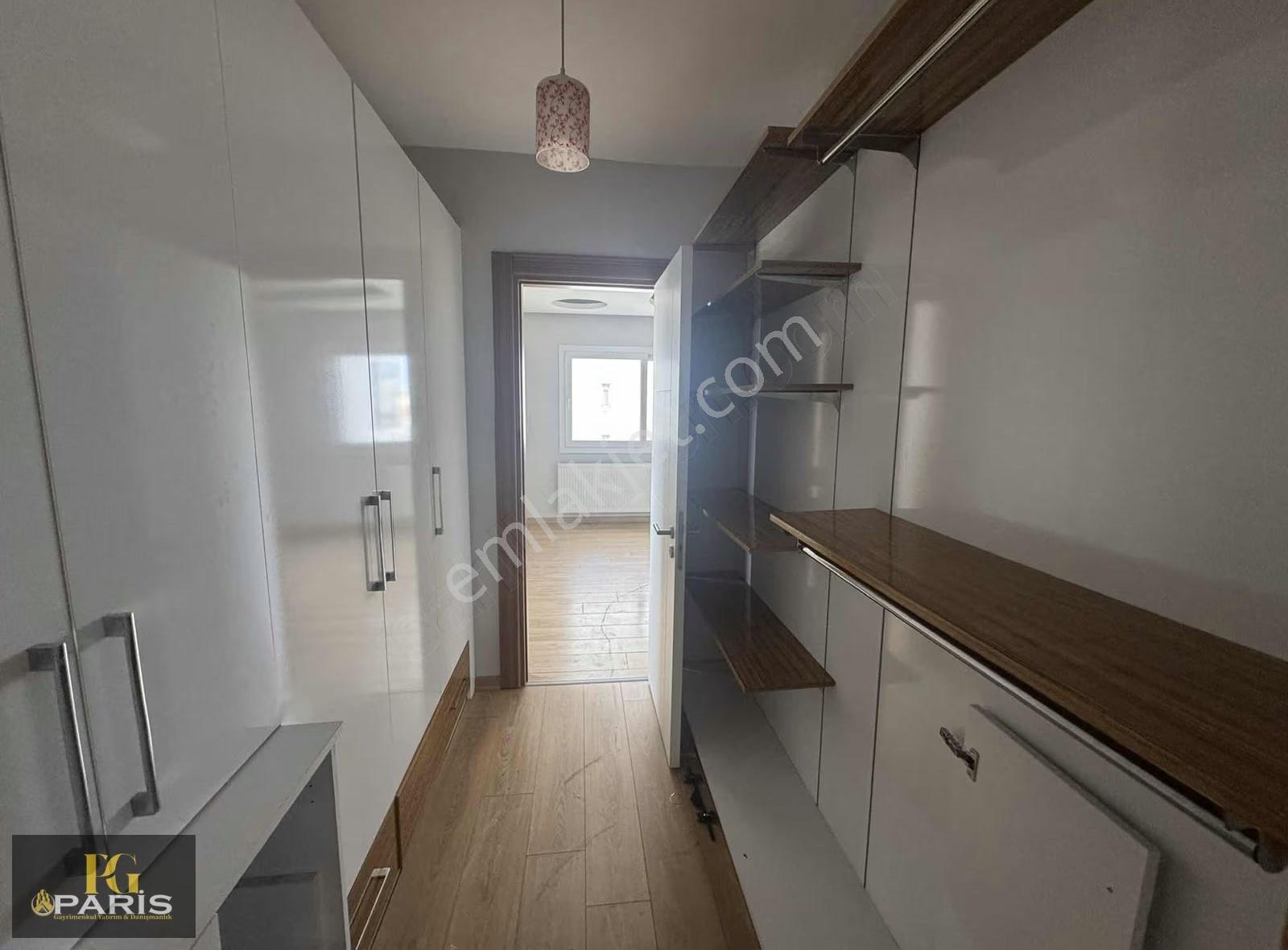 Paris'ten Çok Geniş Güvenlıklı 2+1 Kiralık Daıre - Görsel 9