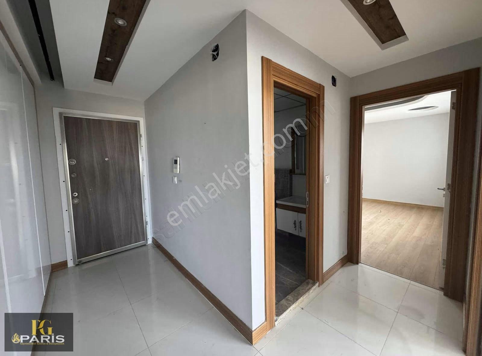 Paris'ten Çok Geniş Güvenlıklı 2+1 Kiralık Daıre
