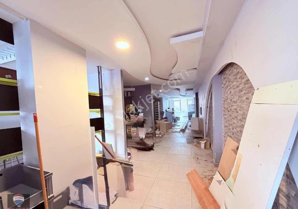 Konak Mithatpaşa Cad. Geniş Kiralık Dükkan - Görsel 2