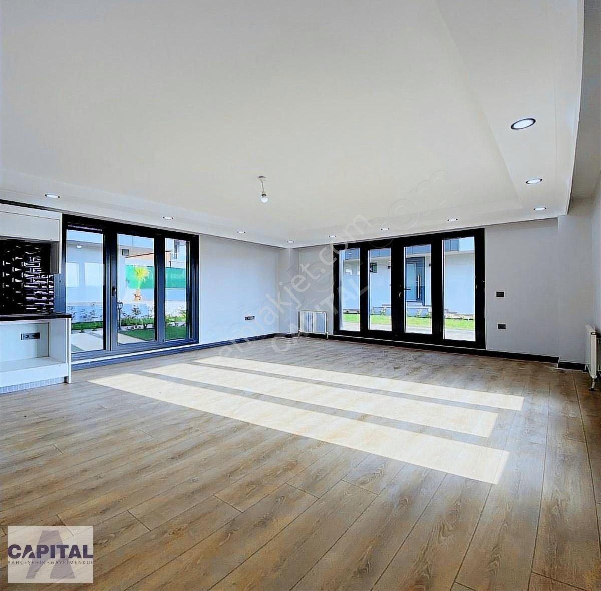 Beylikdüzü'nde Tripleks Lüks Villa... Hamamlı, Saunalı, Havuzlu - Görsel 2