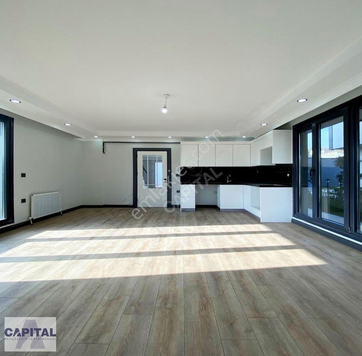 Beylikdüzü'nde Tripleks Lüks Villa... Hamamlı, Saunalı, Havuzlu - Görsel 25