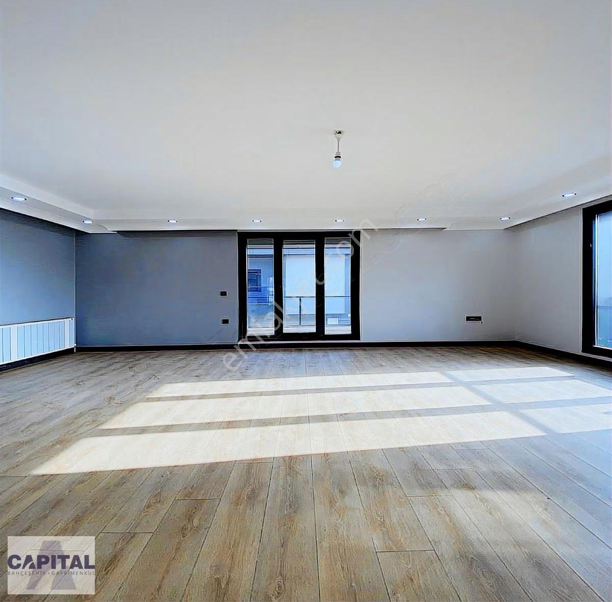 Beylikdüzü'nde Tripleks Lüks Villa... Hamamlı, Saunalı, Havuzlu - Görsel 3