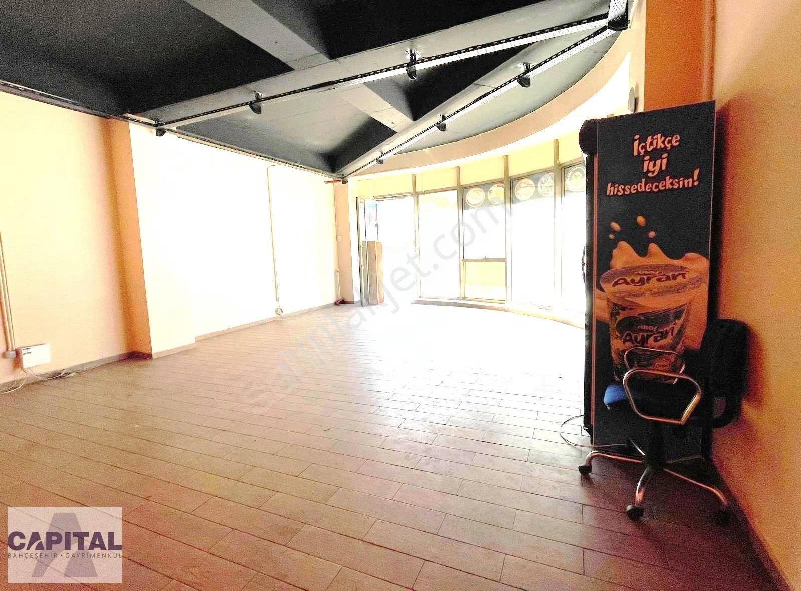 Beylikdüzü İnnovia 2 Çarşıda Köşe Dükkan