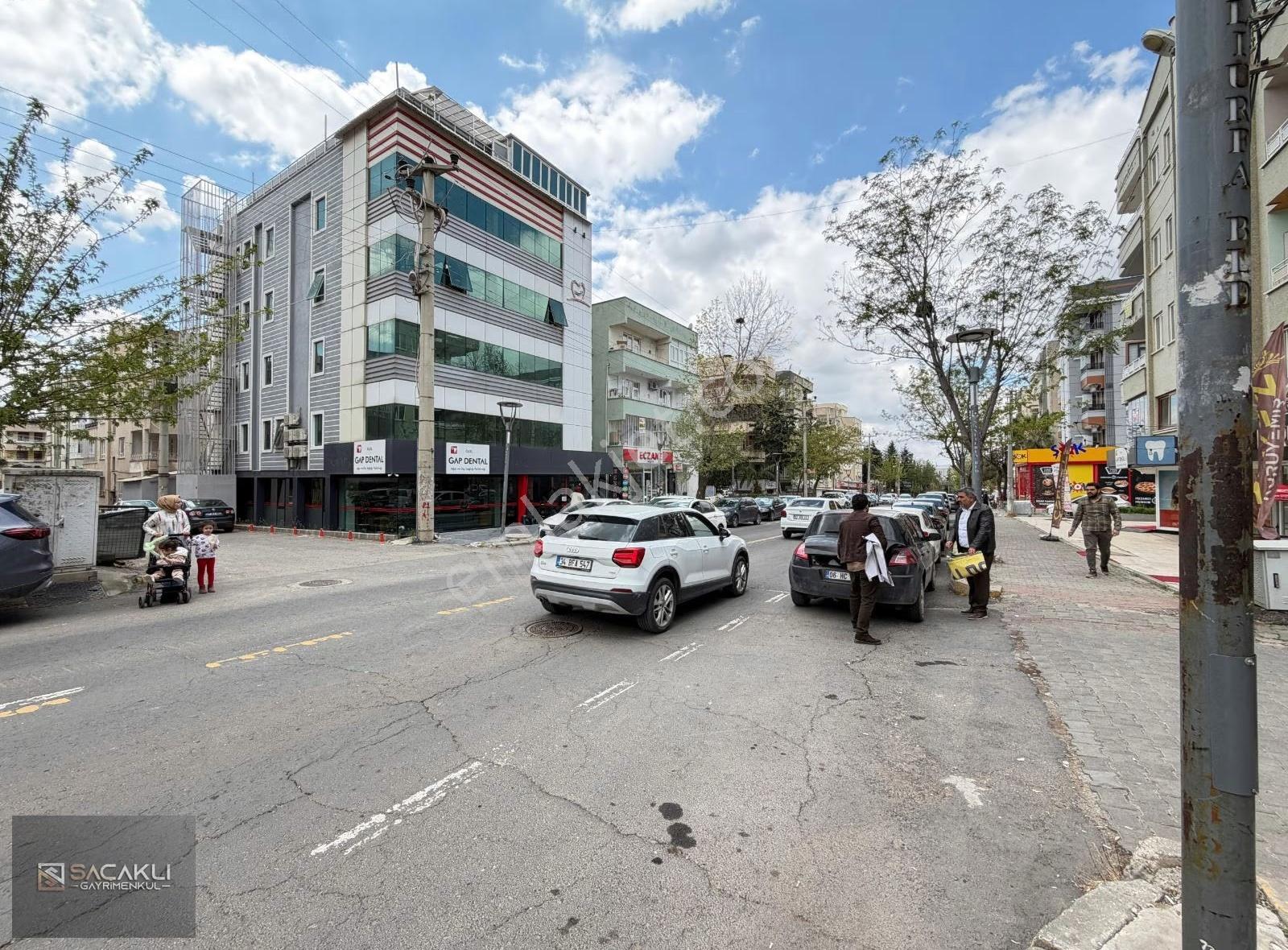 Kadir Saçaklı'dan Satılık Dükkan Vali Konağı Caddesi - Görsel 4